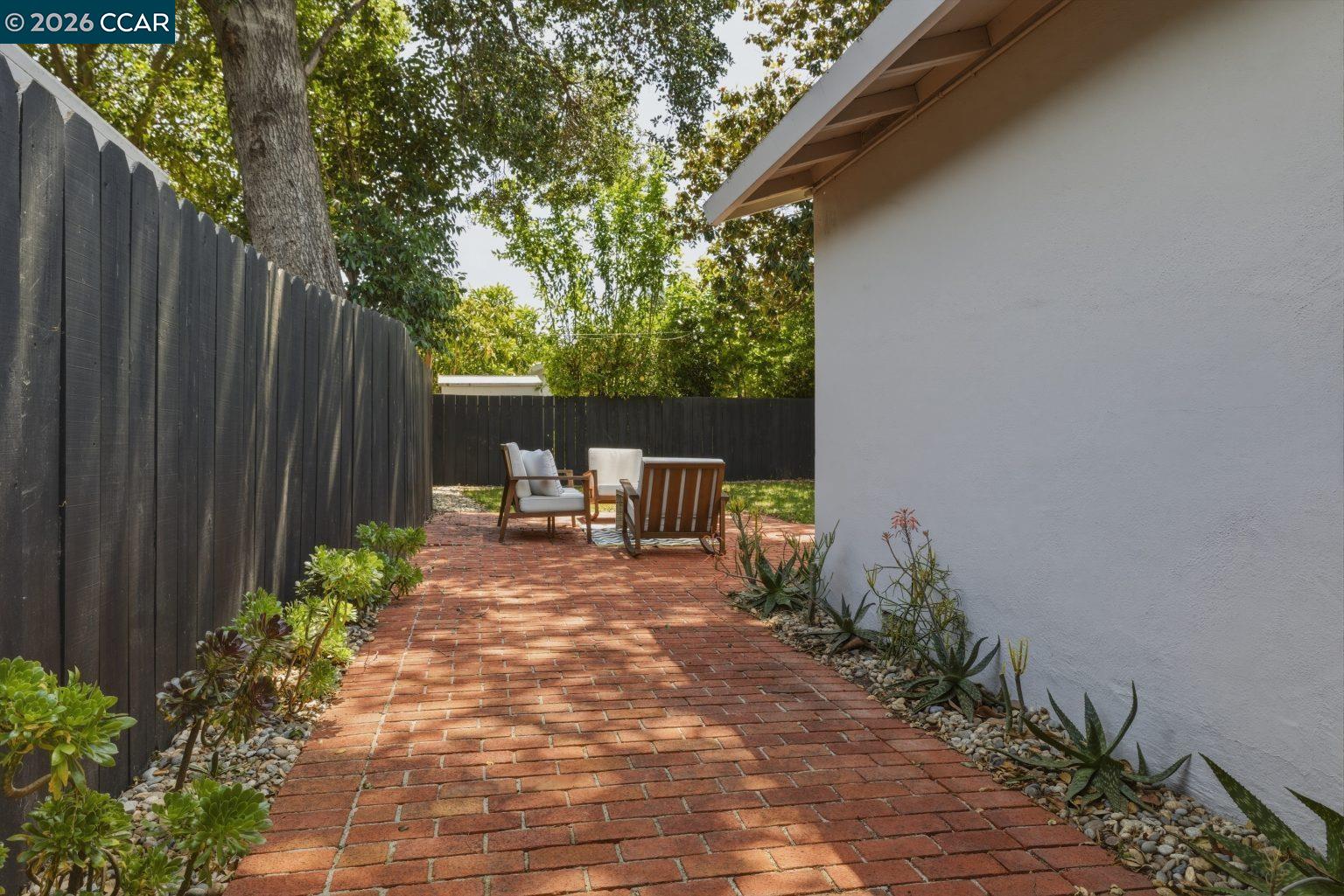 634 Teresa St