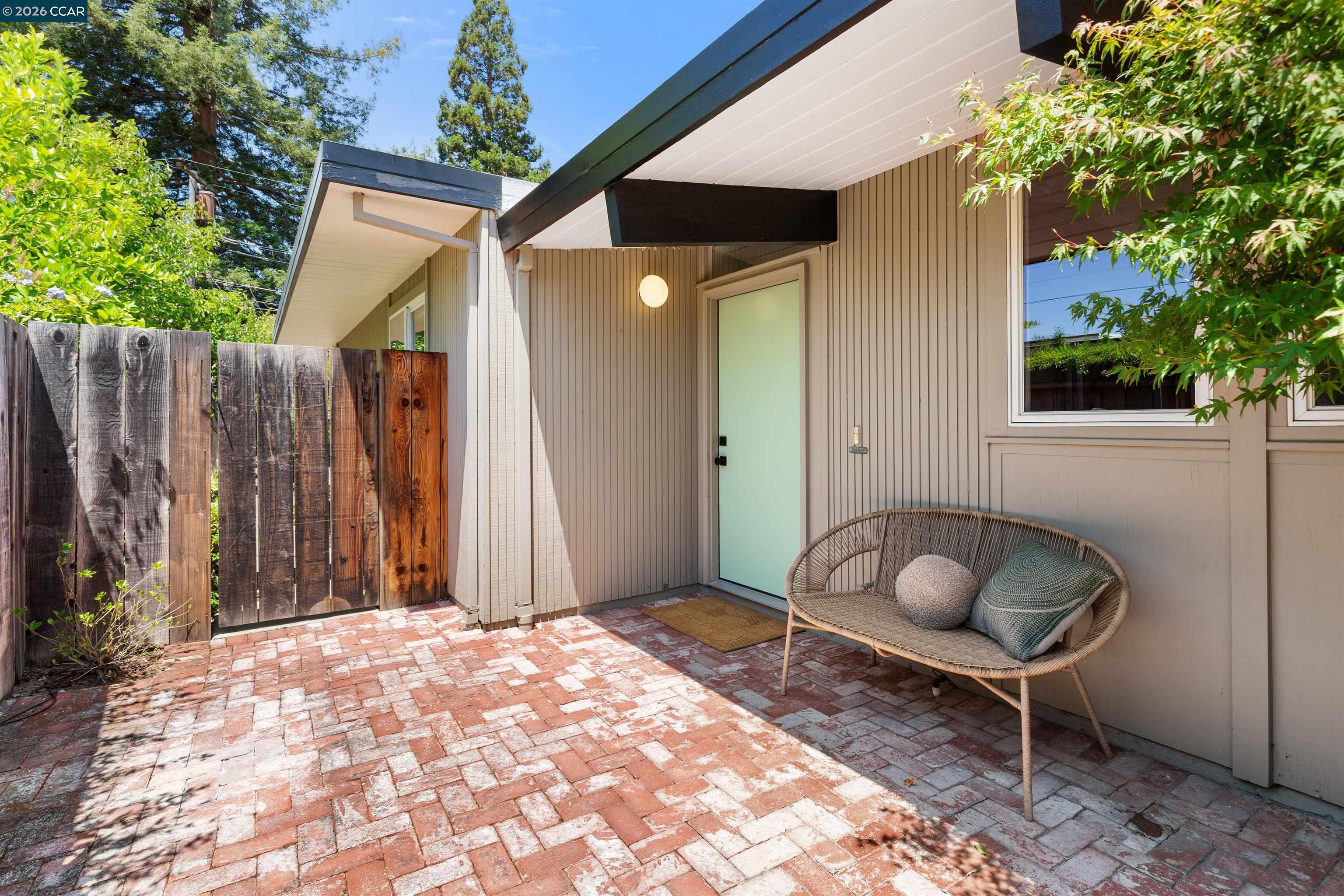 278 El Divisadero Ave