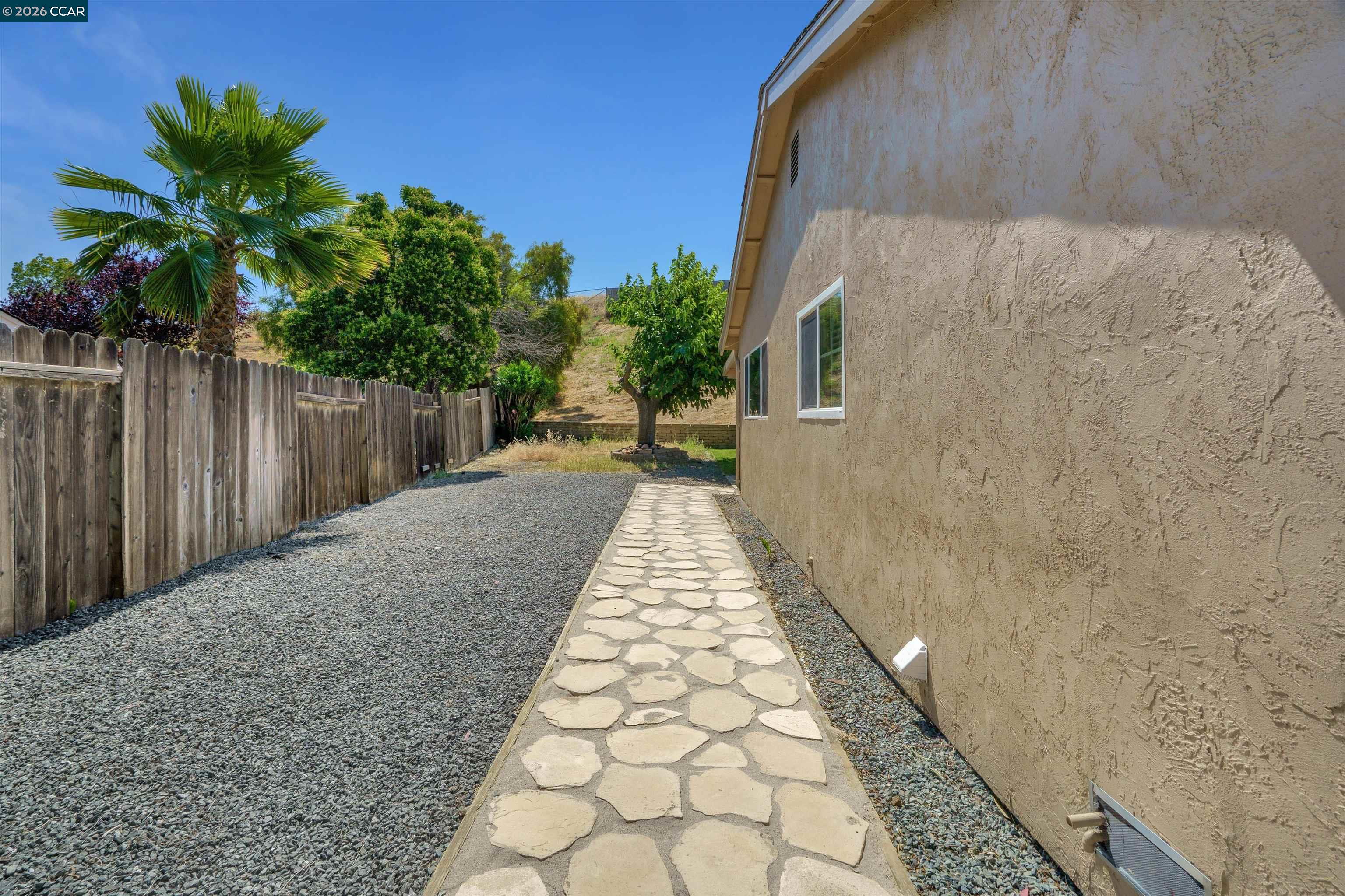 2333 Arthur Way
