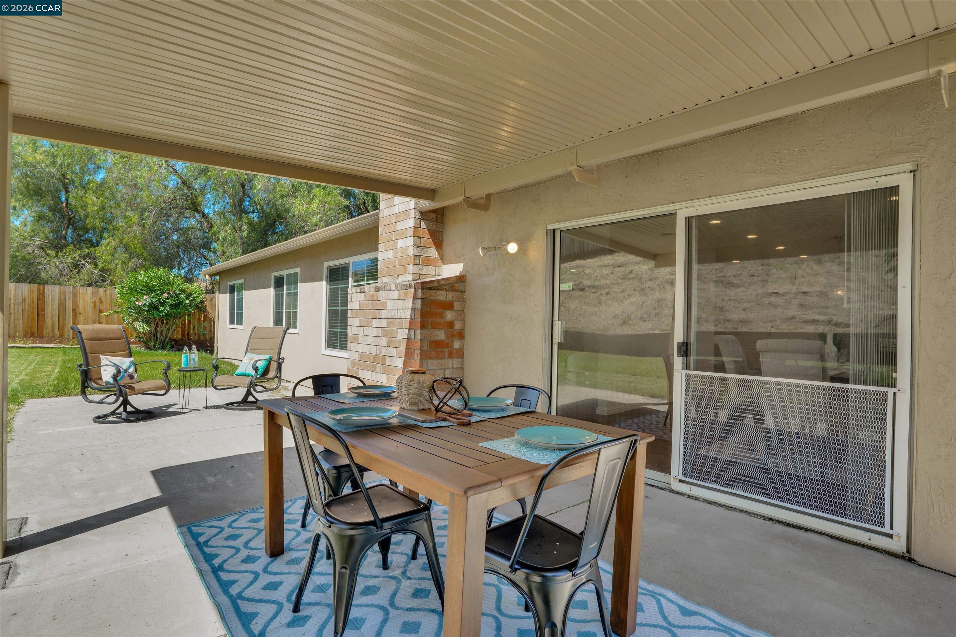 2333 Arthur Way