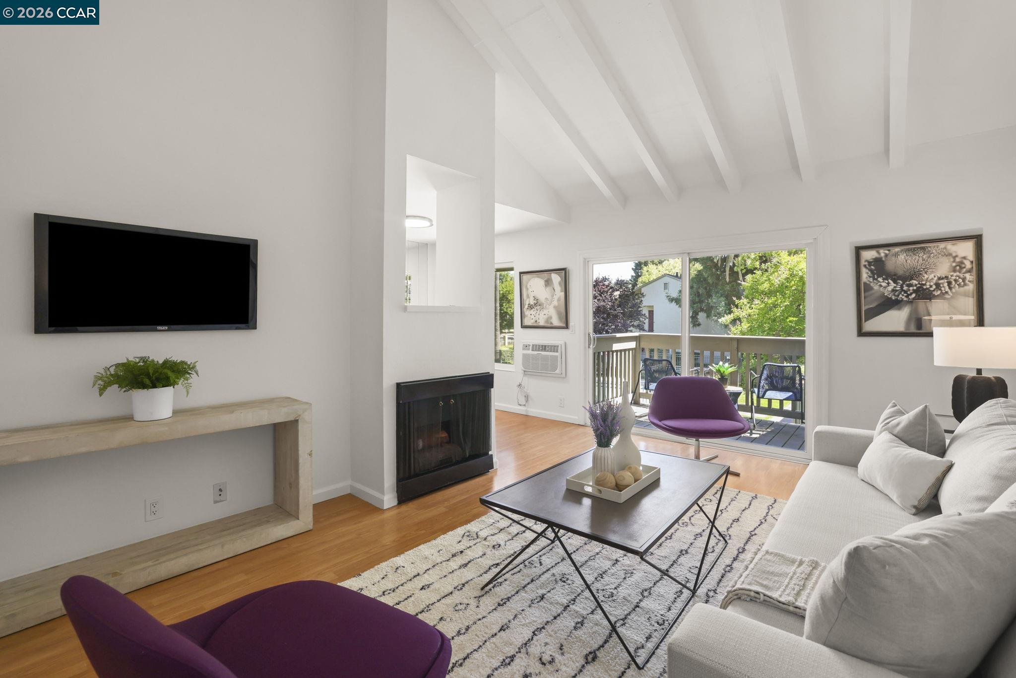 2564 Walnut Blvd # 116