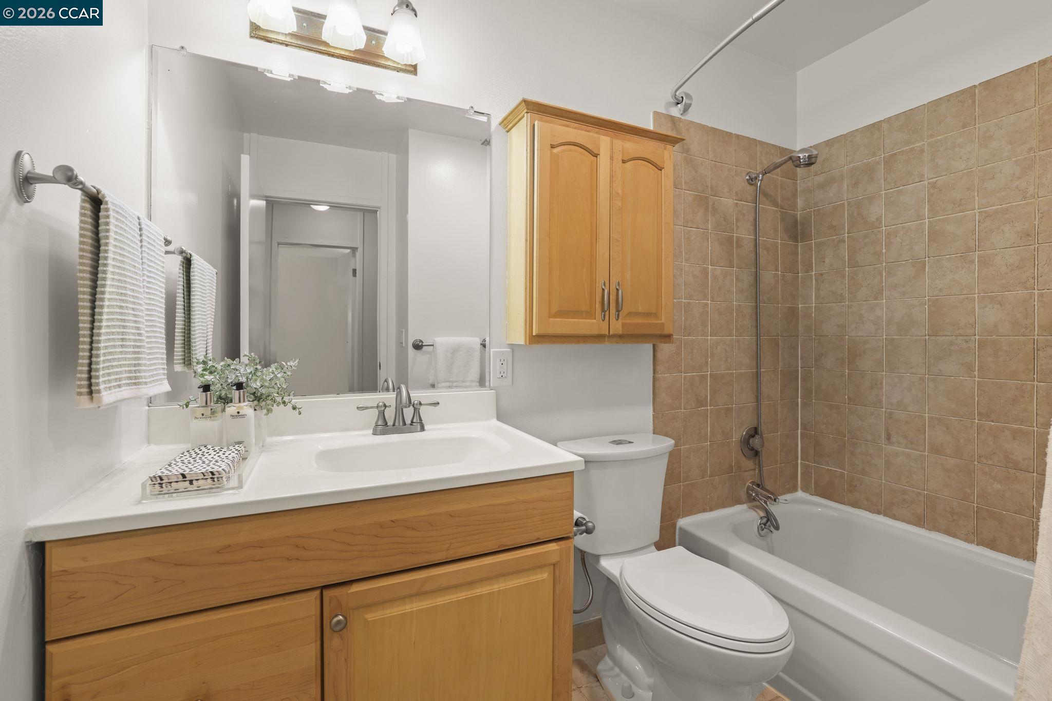 2564 Walnut Blvd # 116
