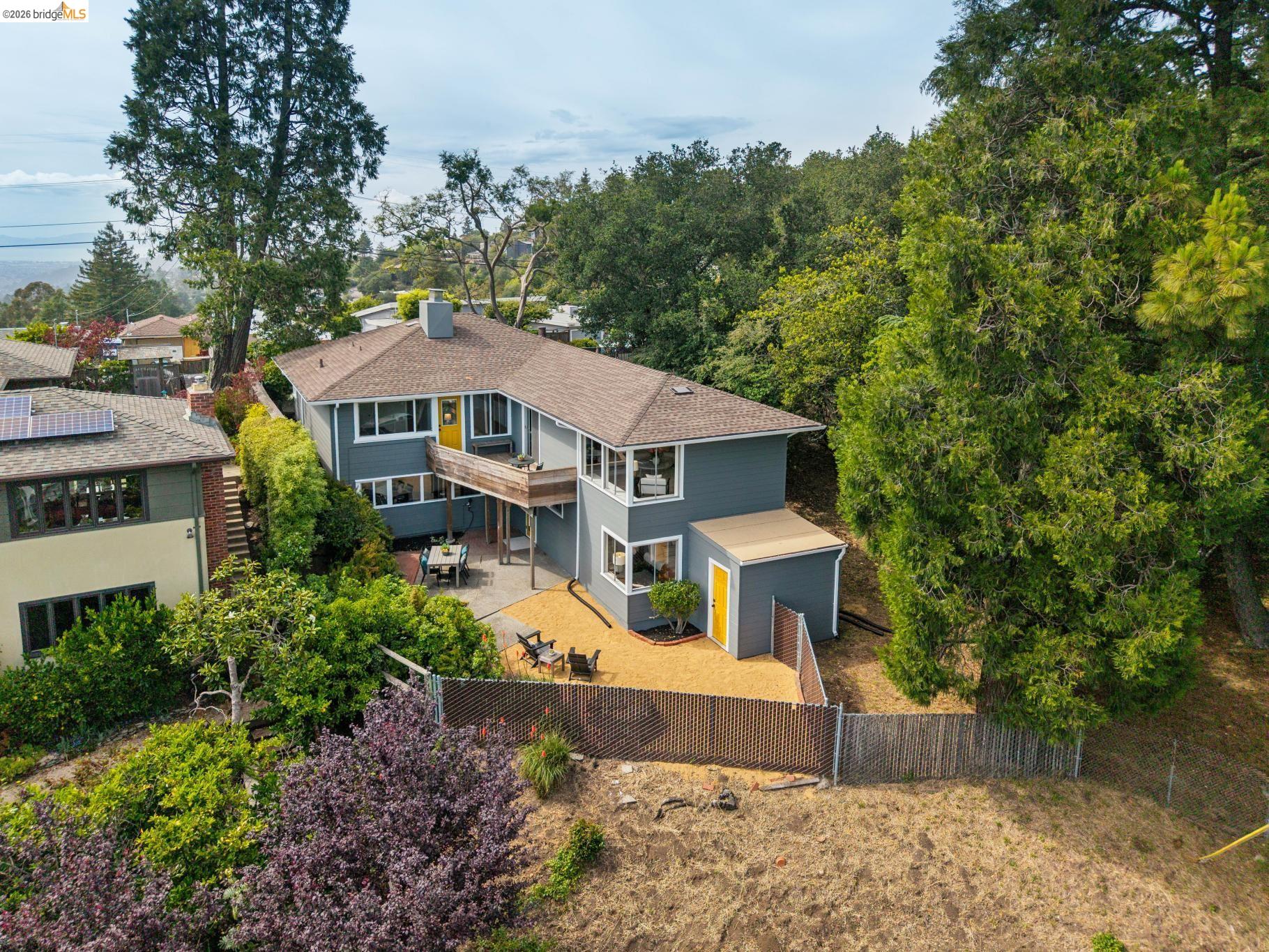 1427 Summit Rd