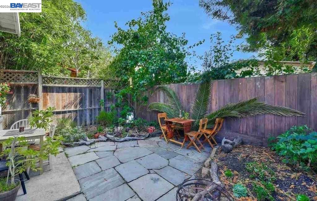 1536 Carleton St