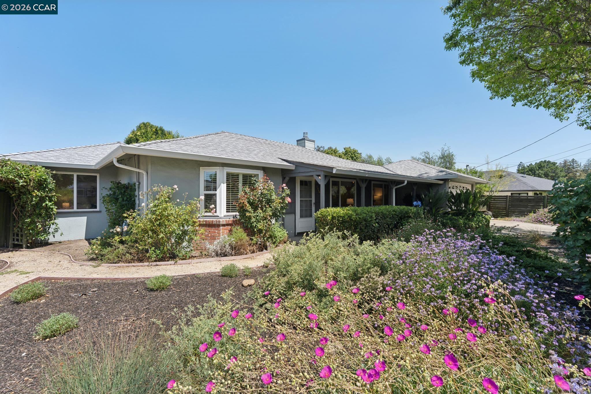 2060 Ahneita Dr.