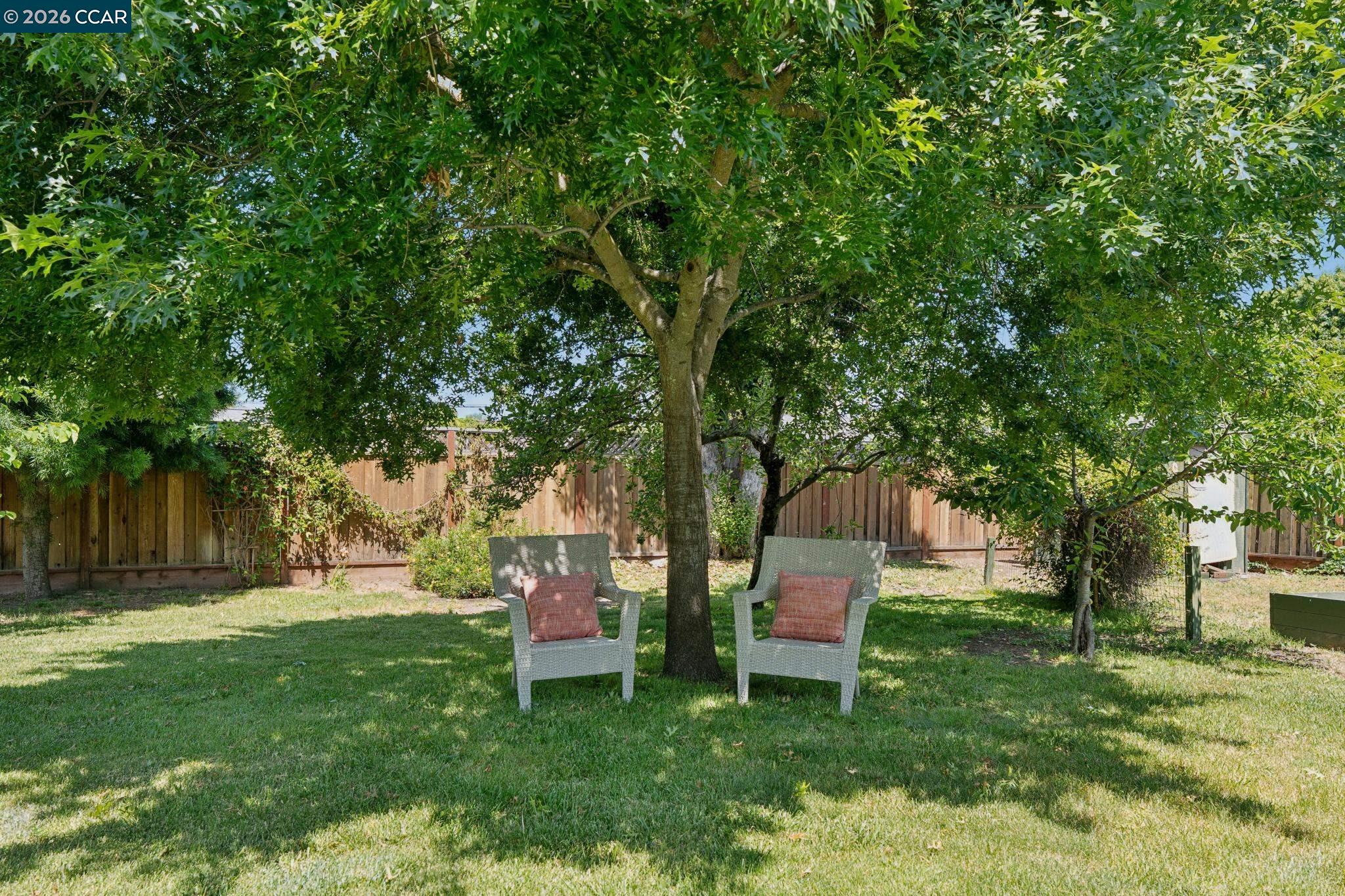 2060 Ahneita Dr.