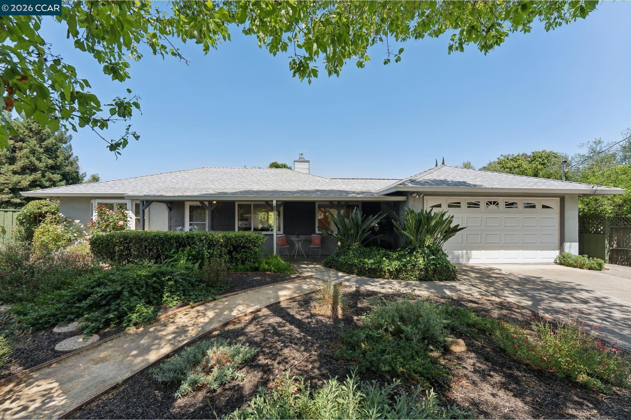 2060 Ahneita Dr.