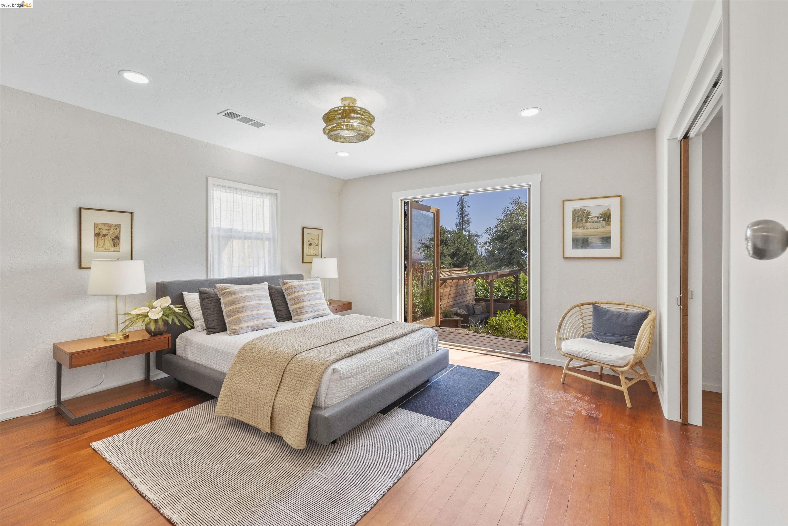 4421 Harbor View Ave
