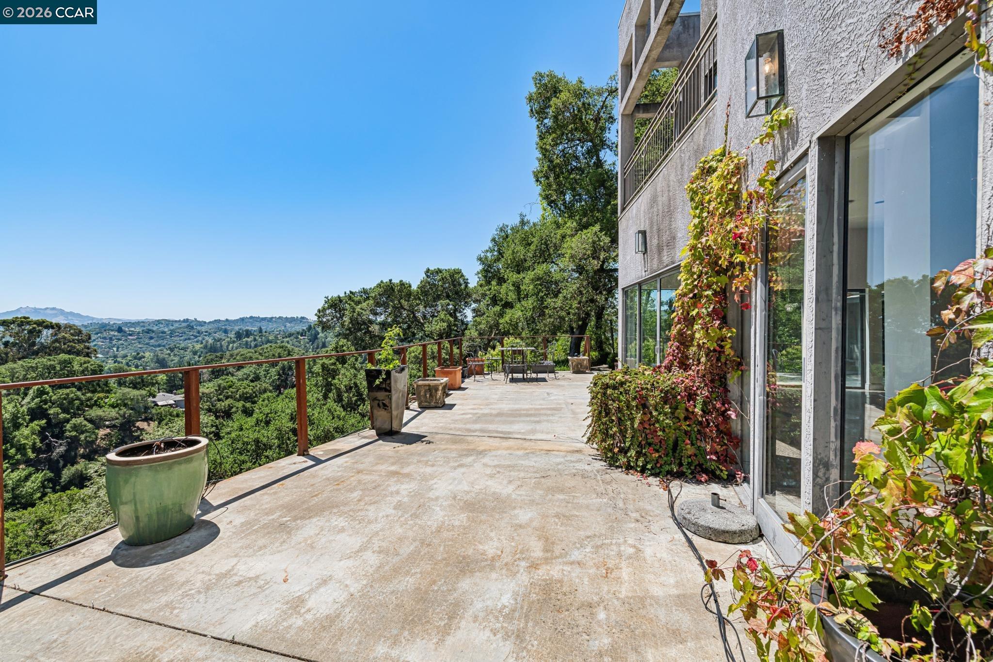 5 Oak Flat Rd.