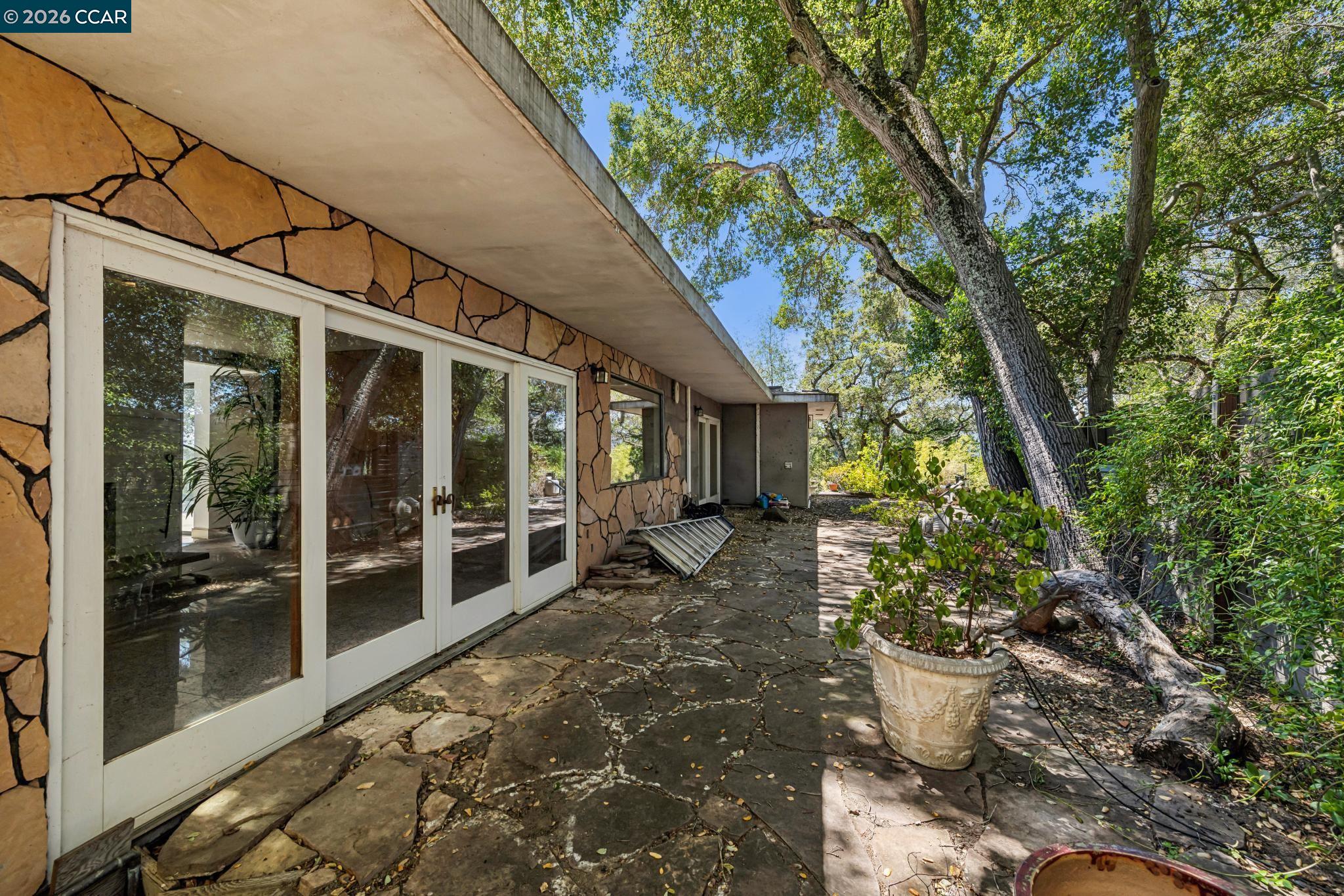 5 Oak Flat Rd.
