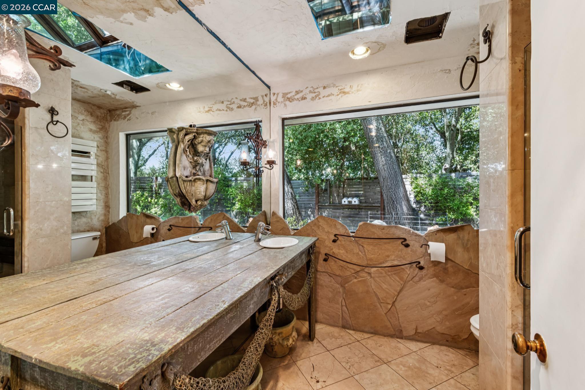5 Oak Flat Rd.