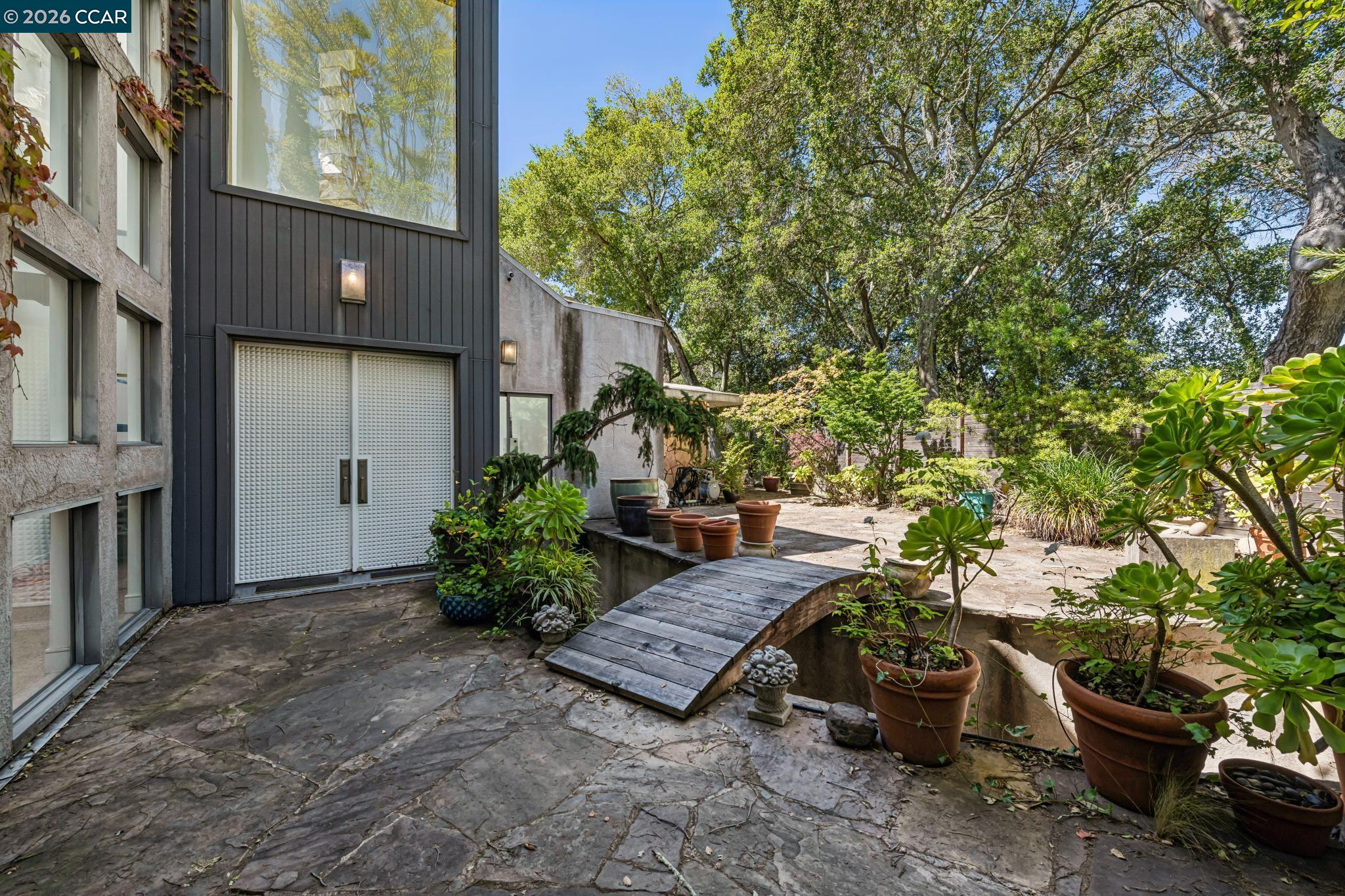 5 Oak Flat Rd.