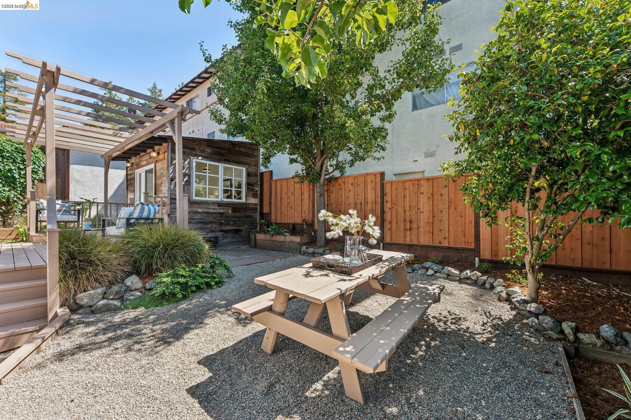 4201 Bayo Street