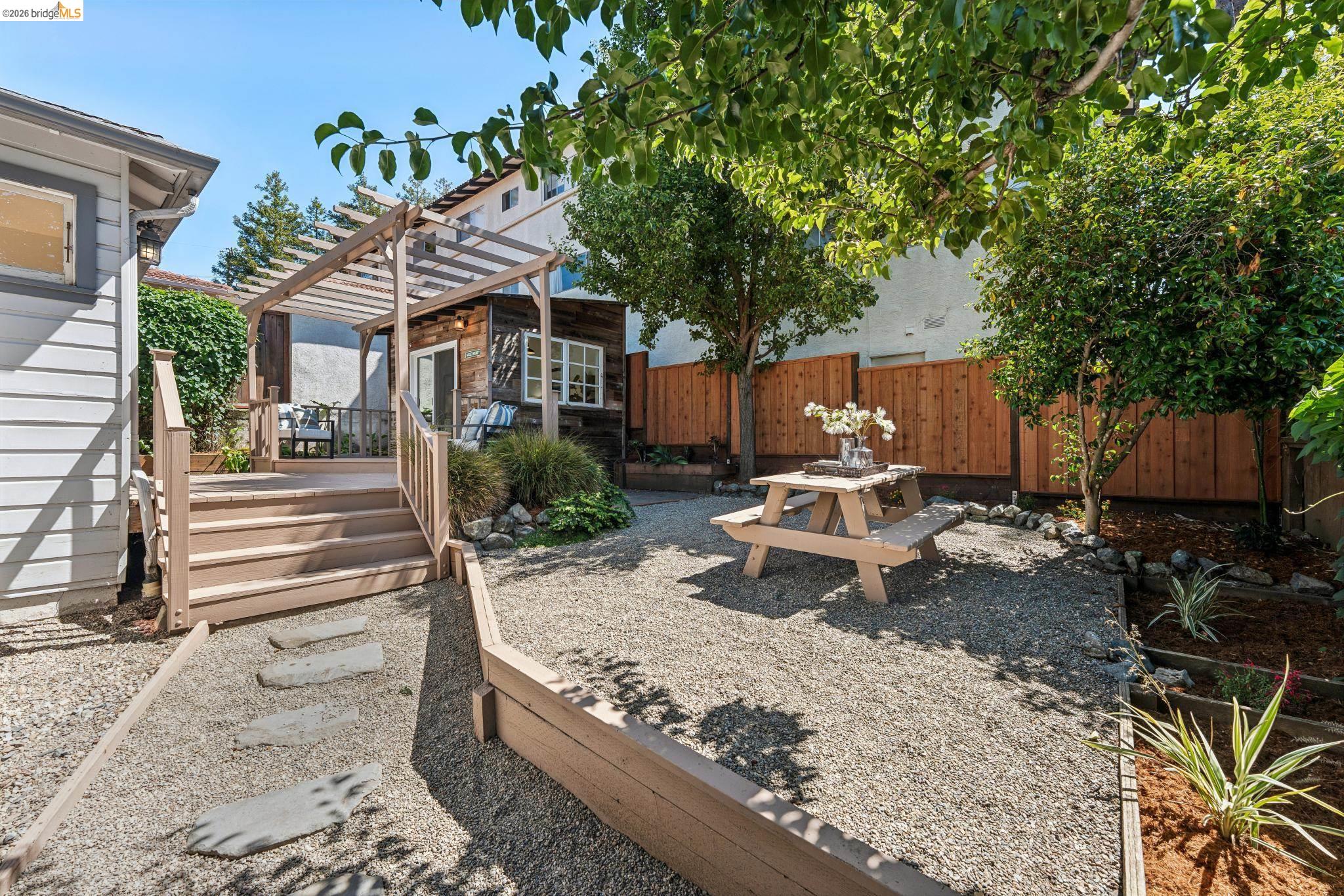 4201 Bayo Street