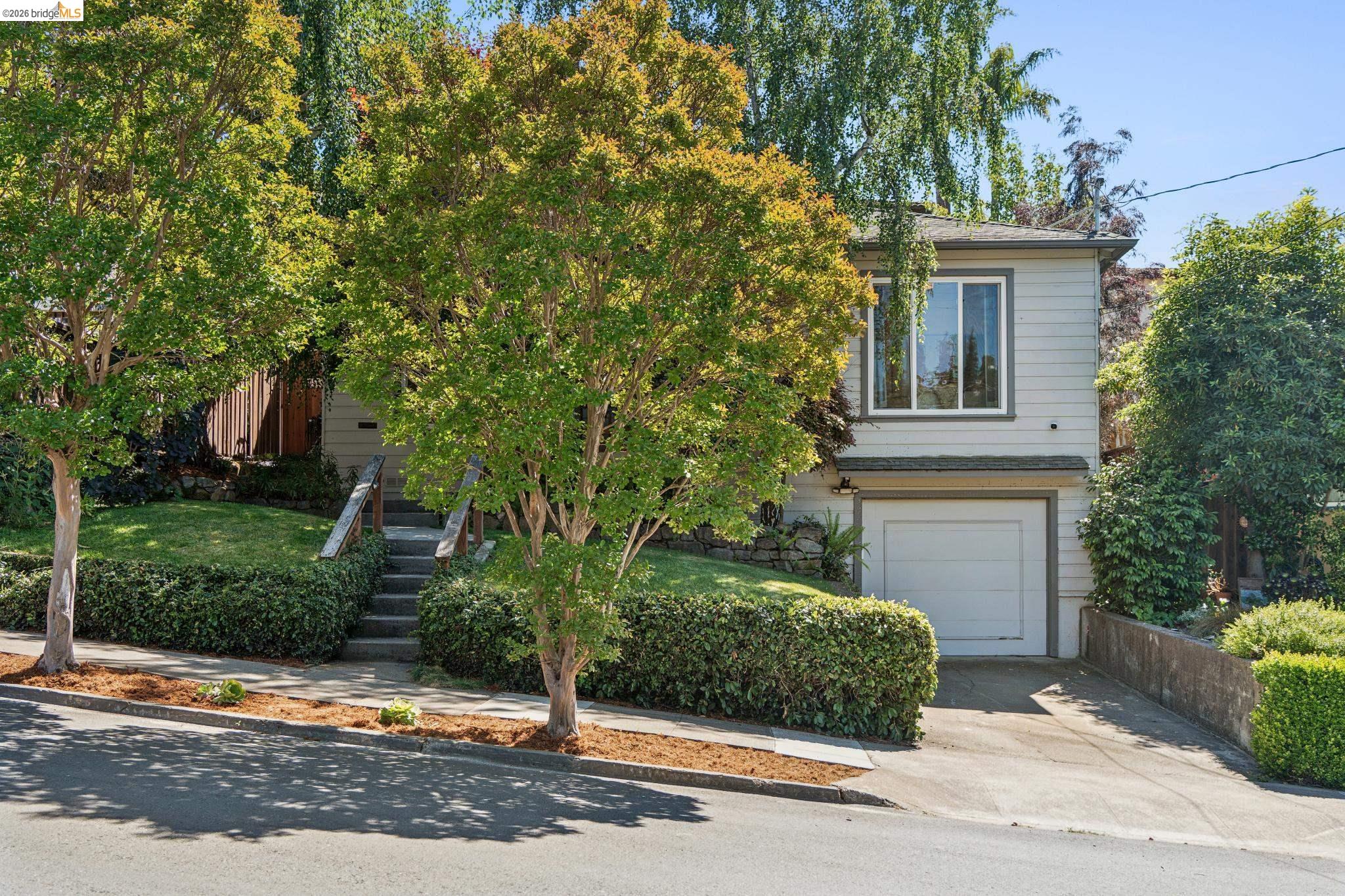 4201 Bayo Street
