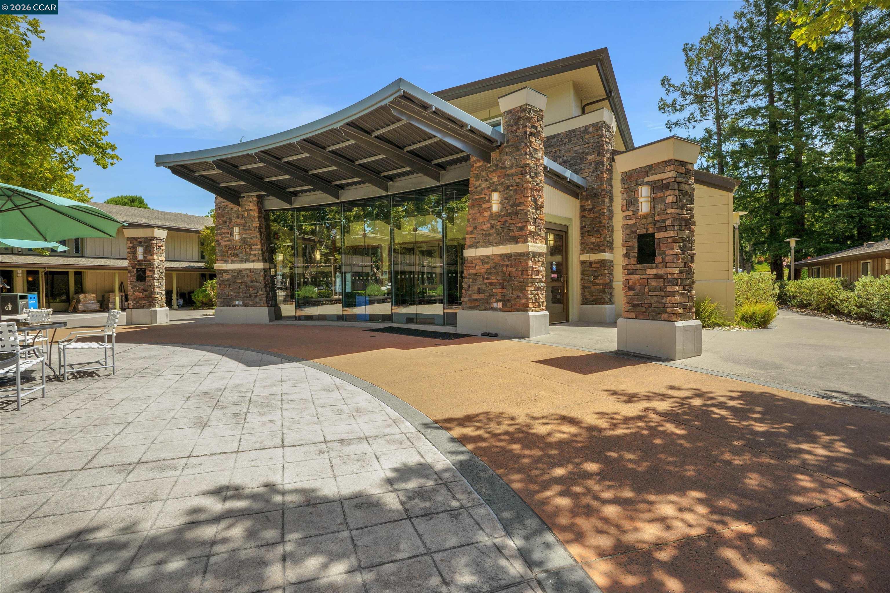 1549 Oakmont # 3