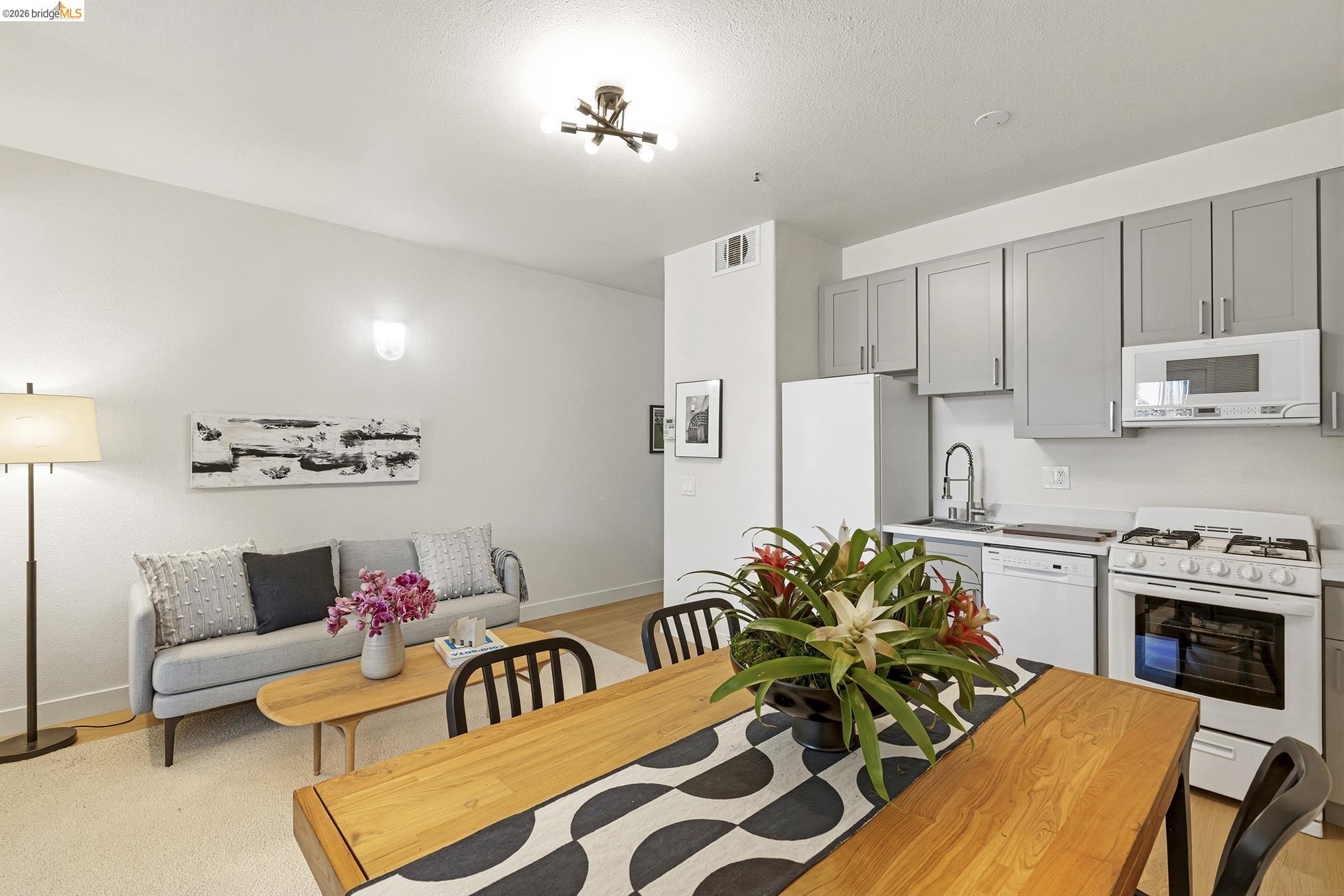 1849 Shattuck Ave # 207