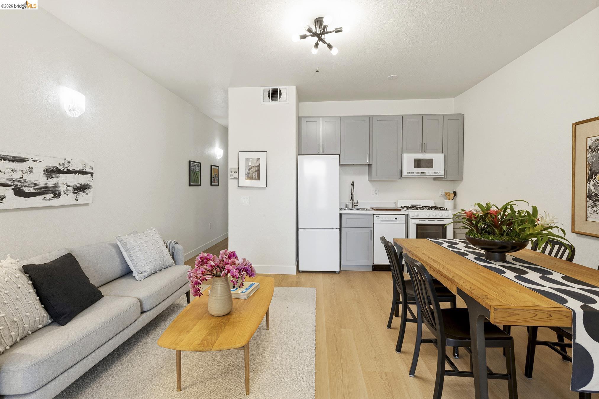 1849 Shattuck Ave # 207