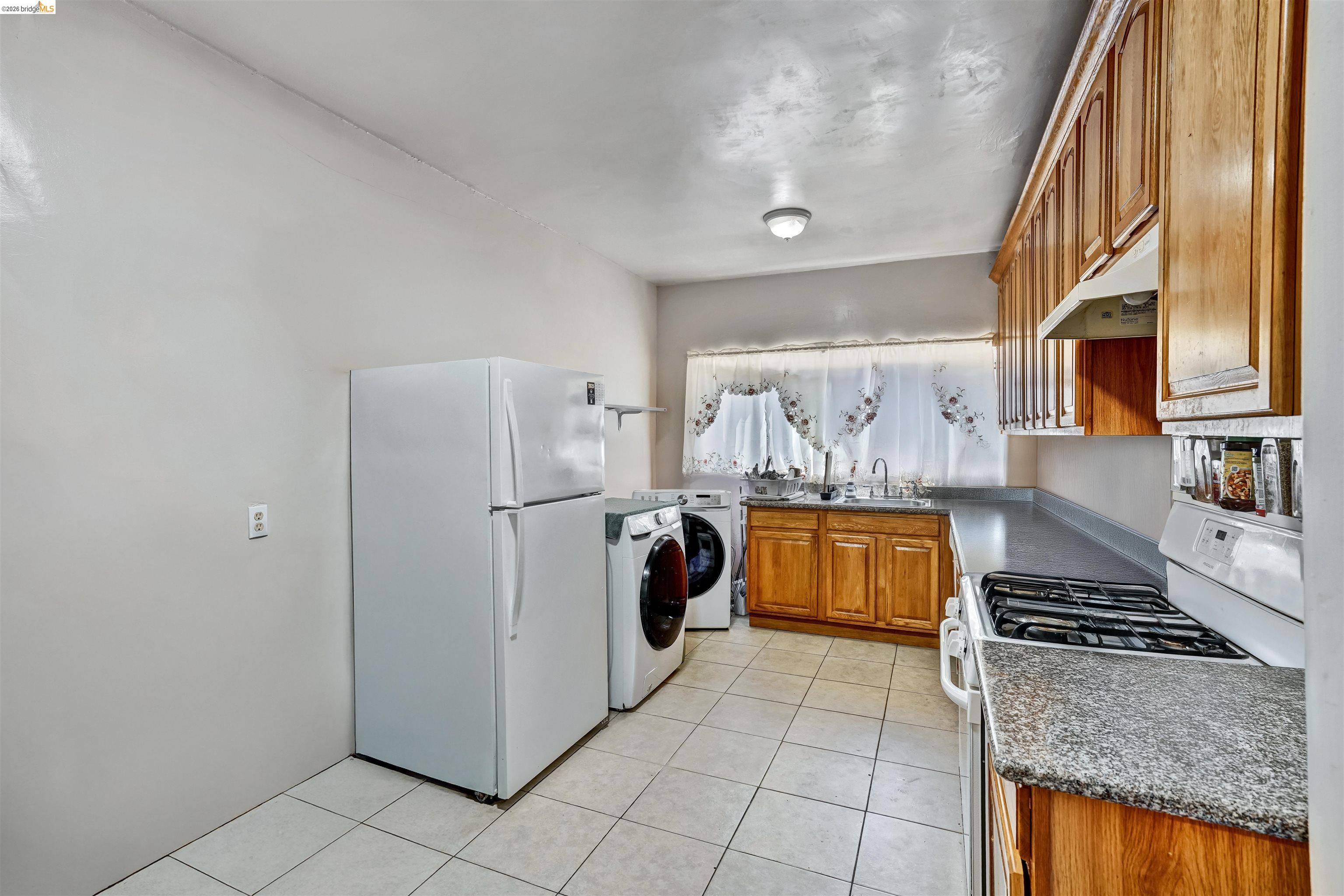 1390 Highland Blvd