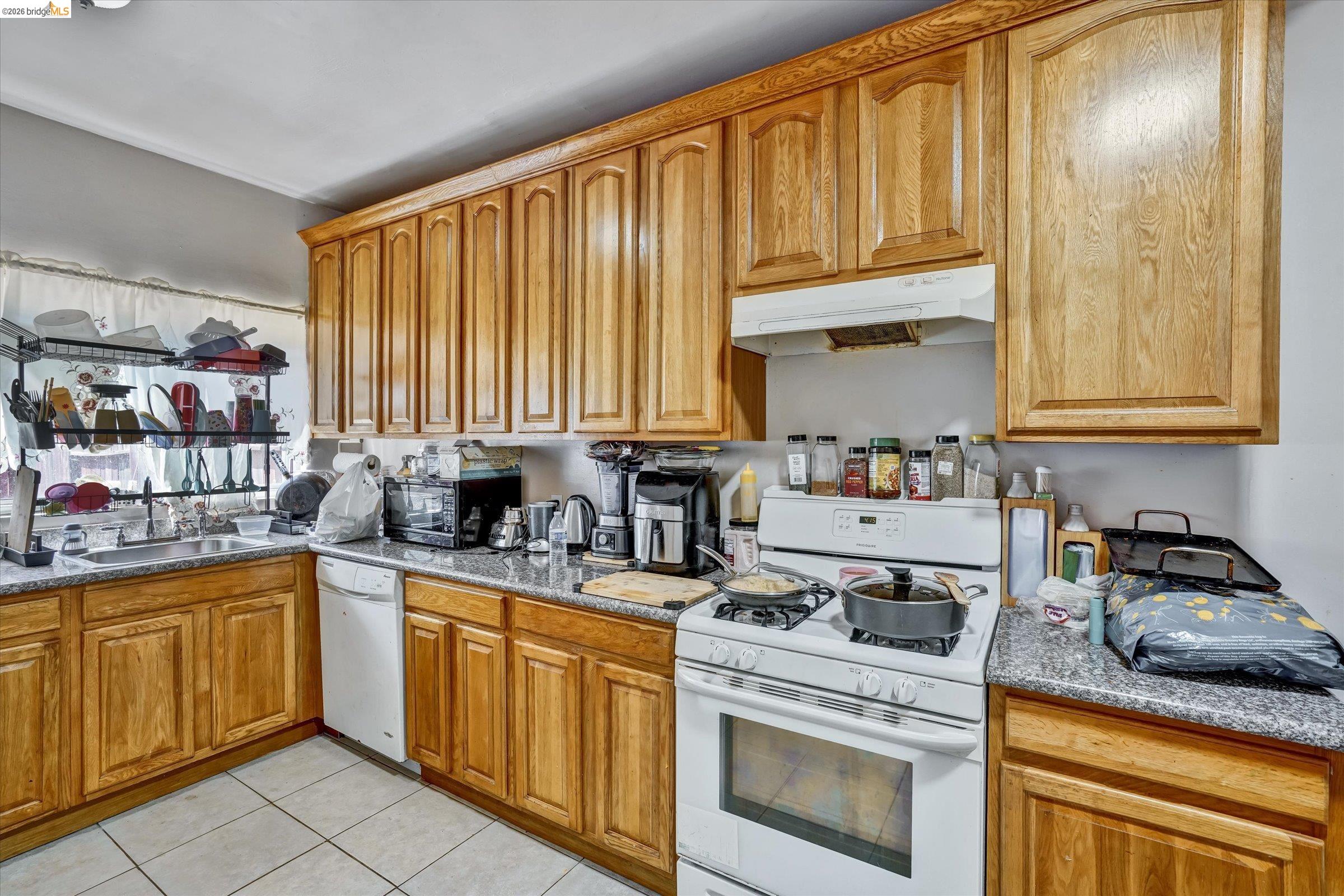 1390 Highland Blvd