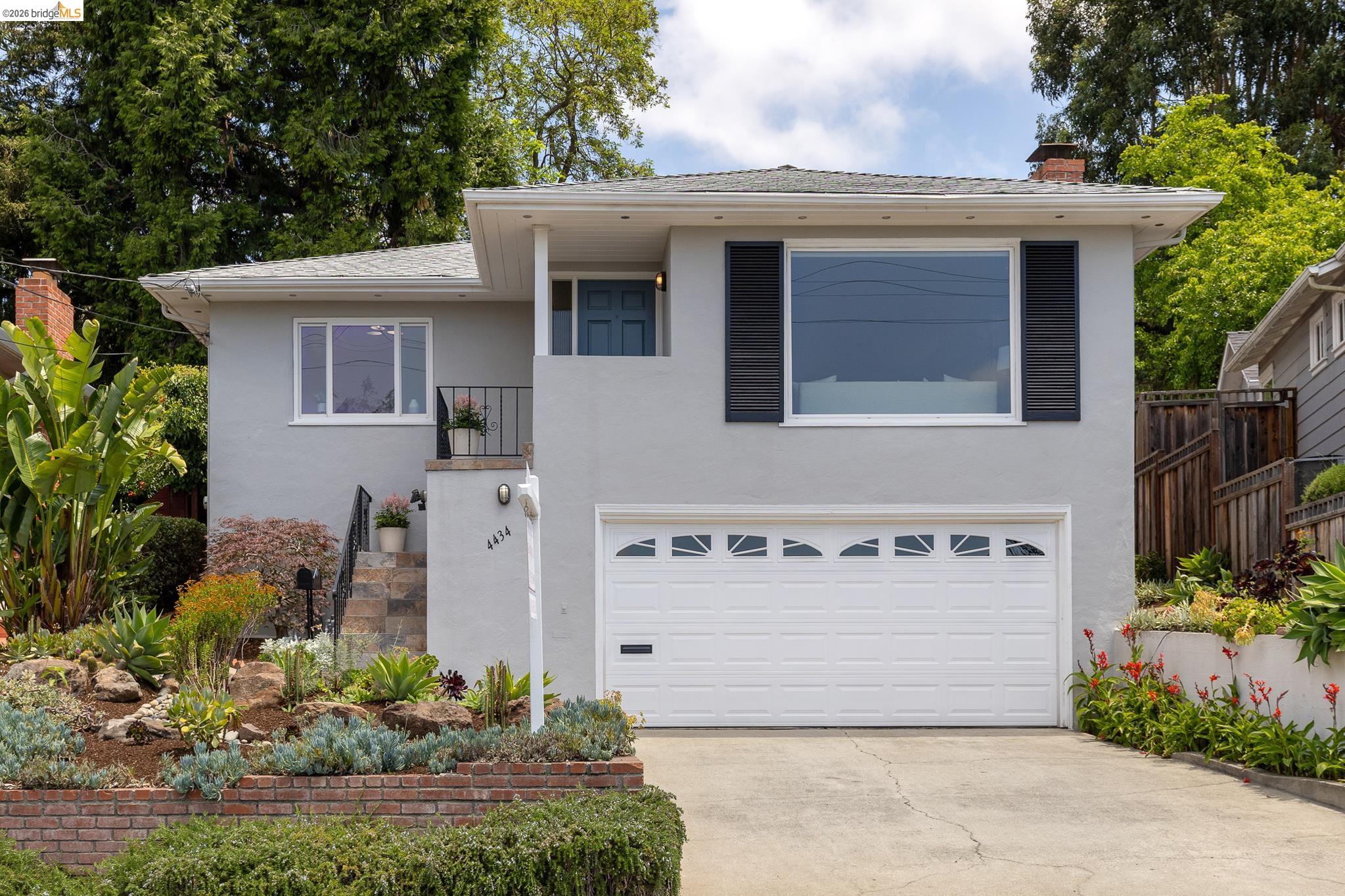 4434 Davenport Ave