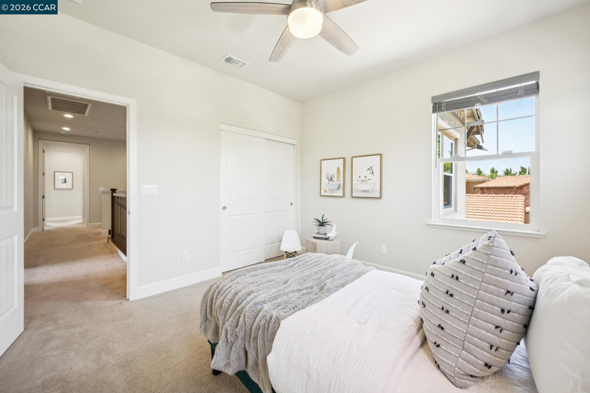 700 W Esplanade