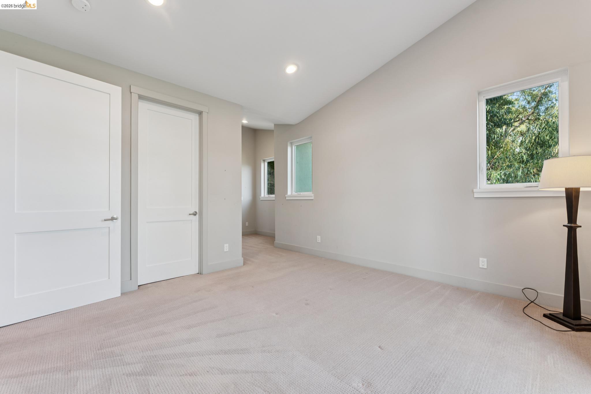 5917 Balboa