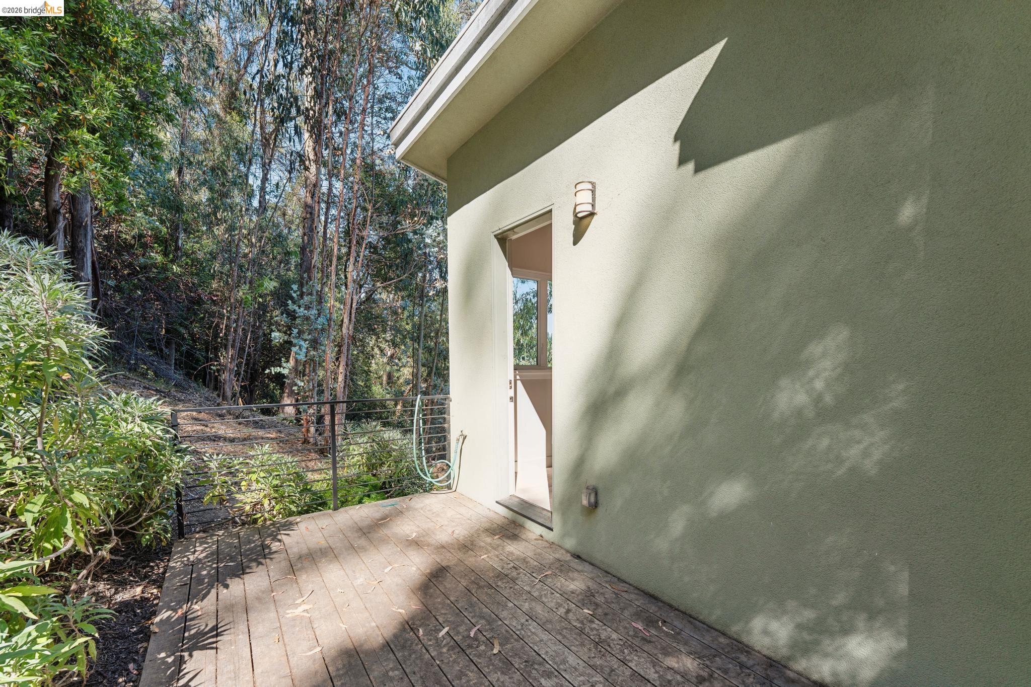 5917 Balboa