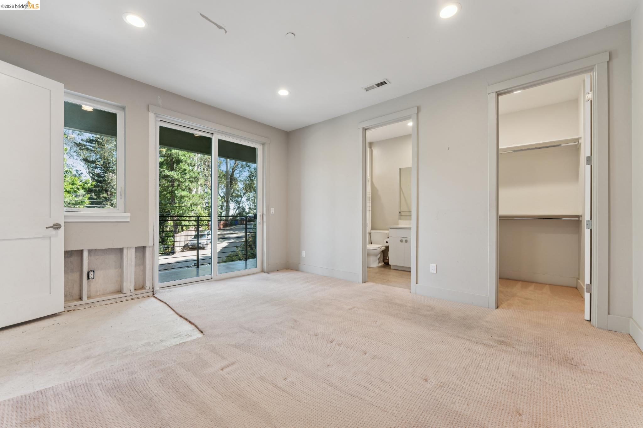 5917 Balboa