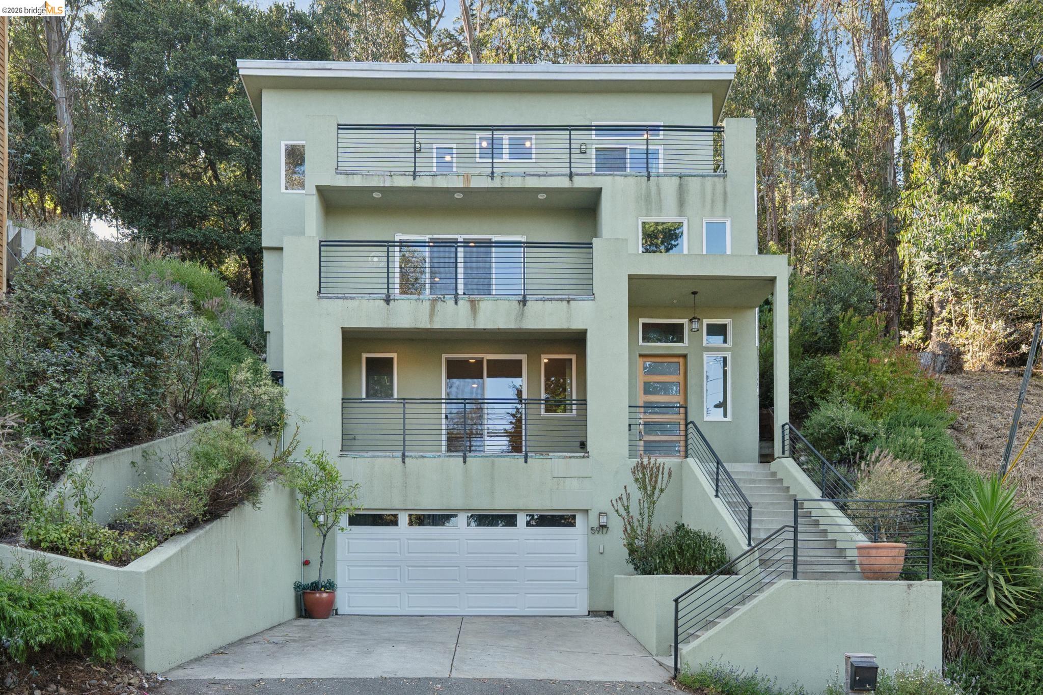 5917 Balboa