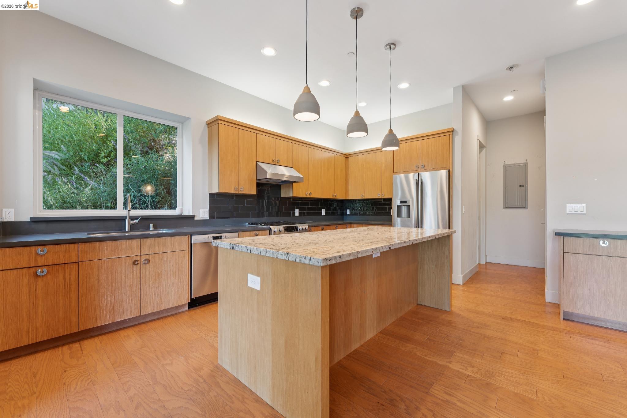 5917 Balboa