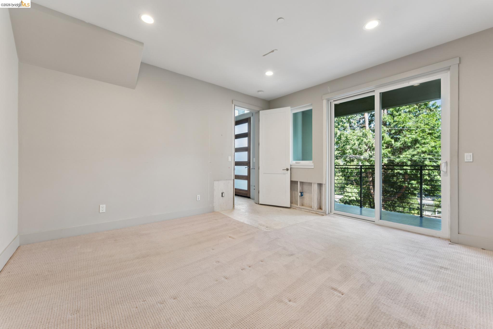 5917 Balboa