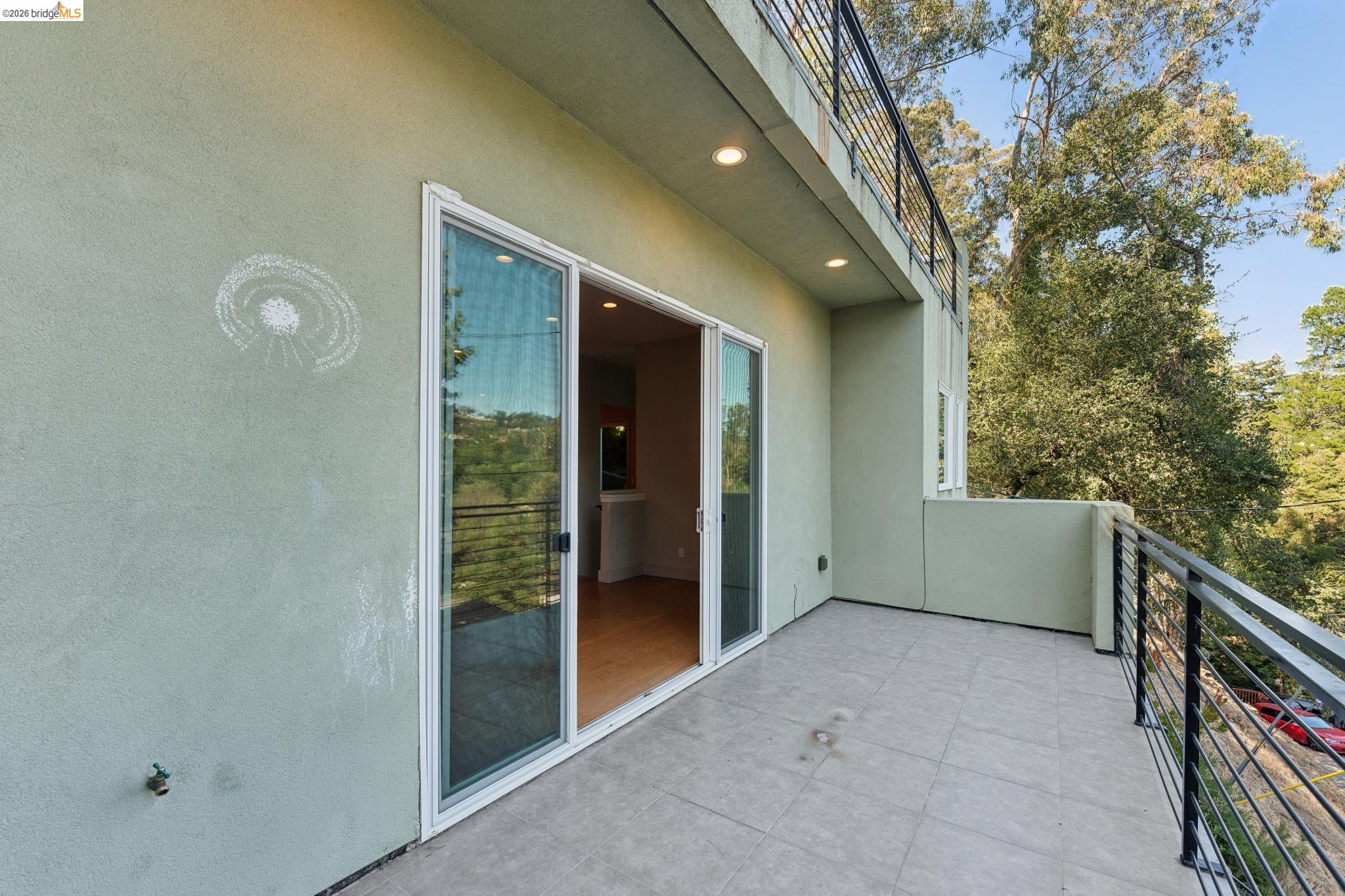 5917 Balboa