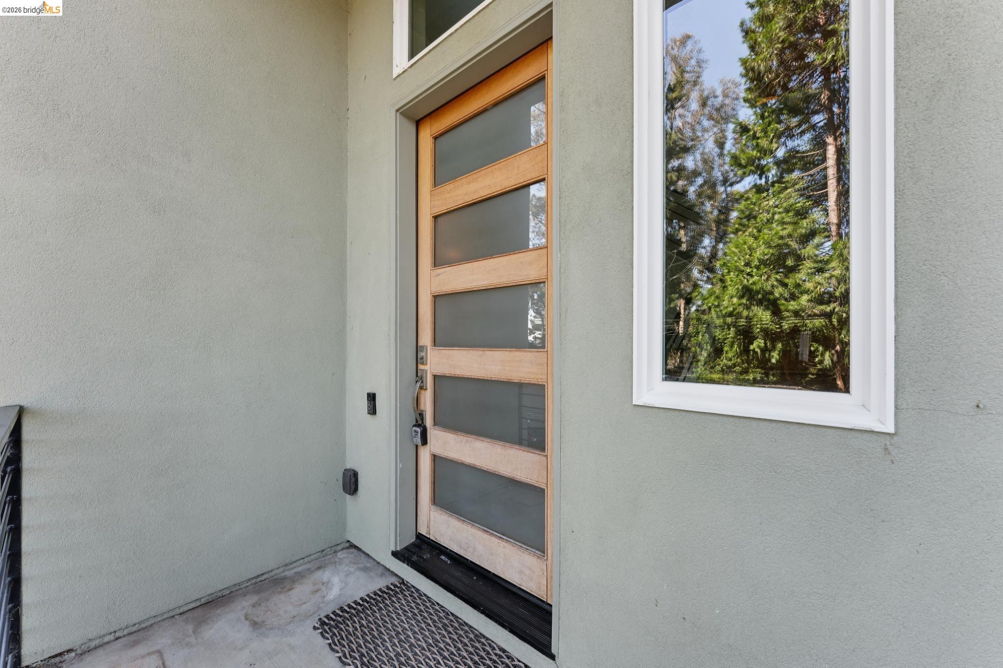 5917 Balboa