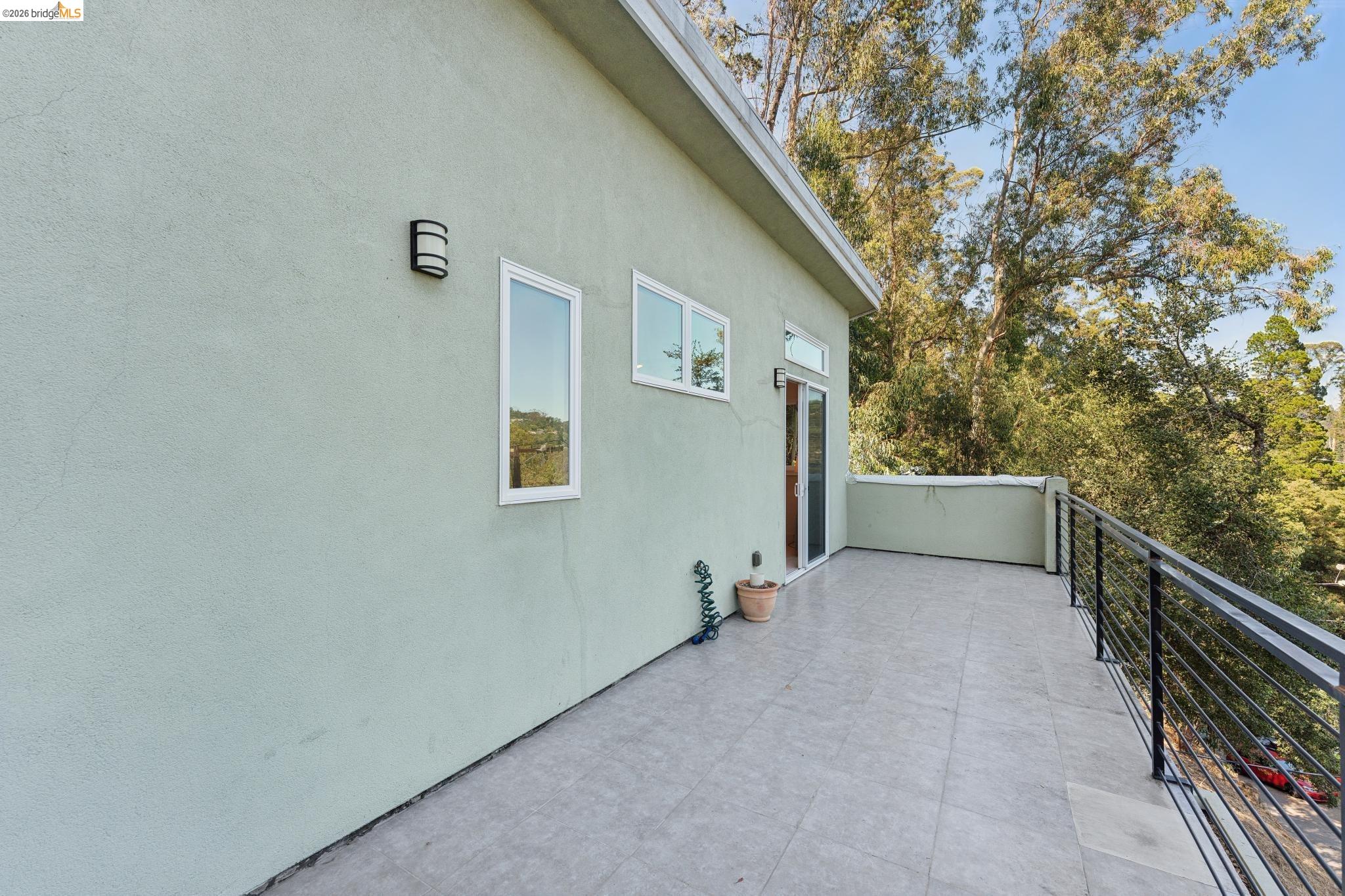 5917 Balboa