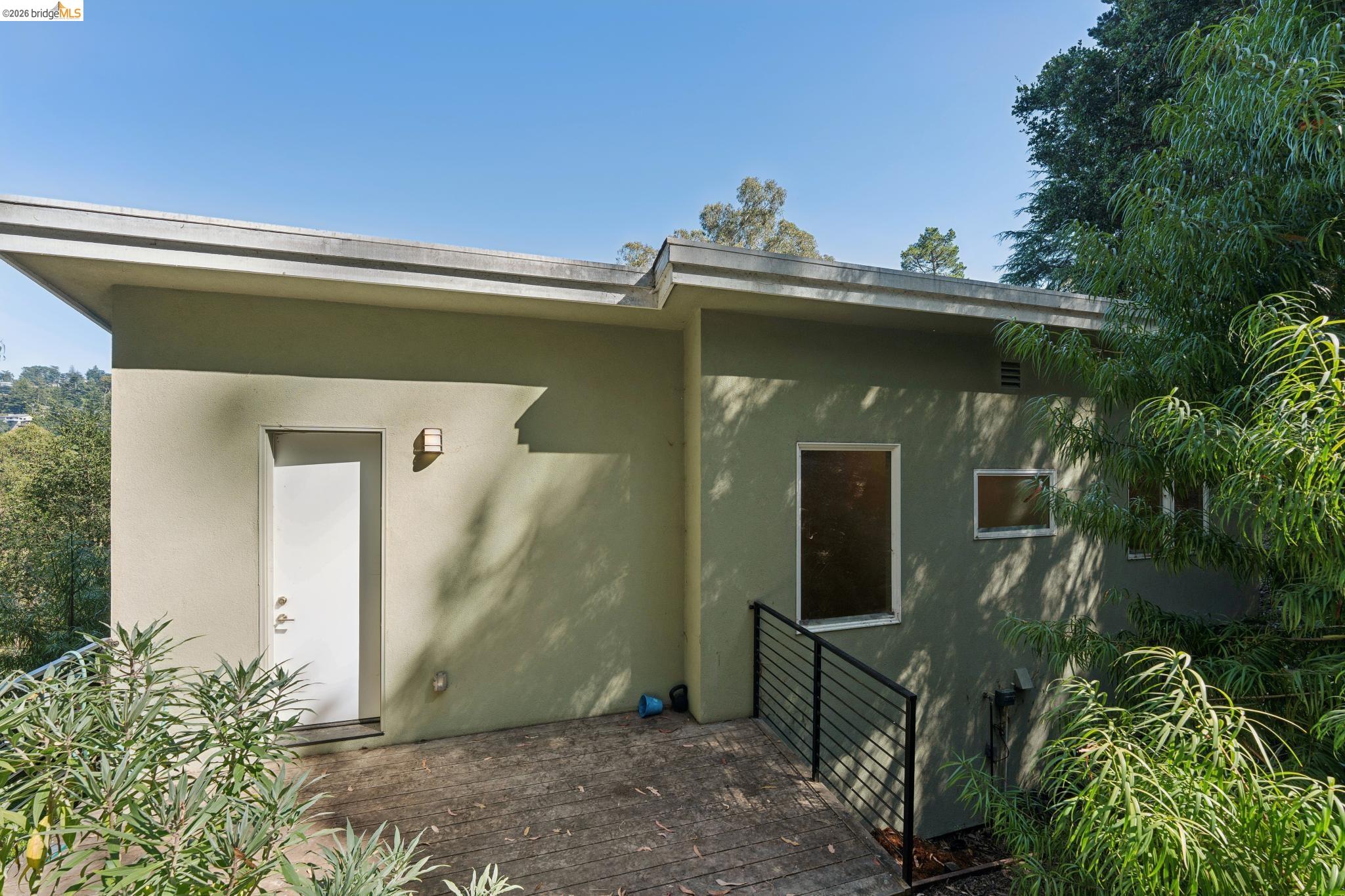 5917 Balboa