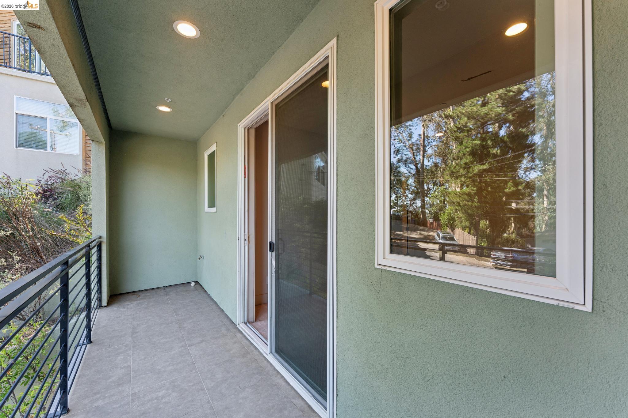 5917 Balboa