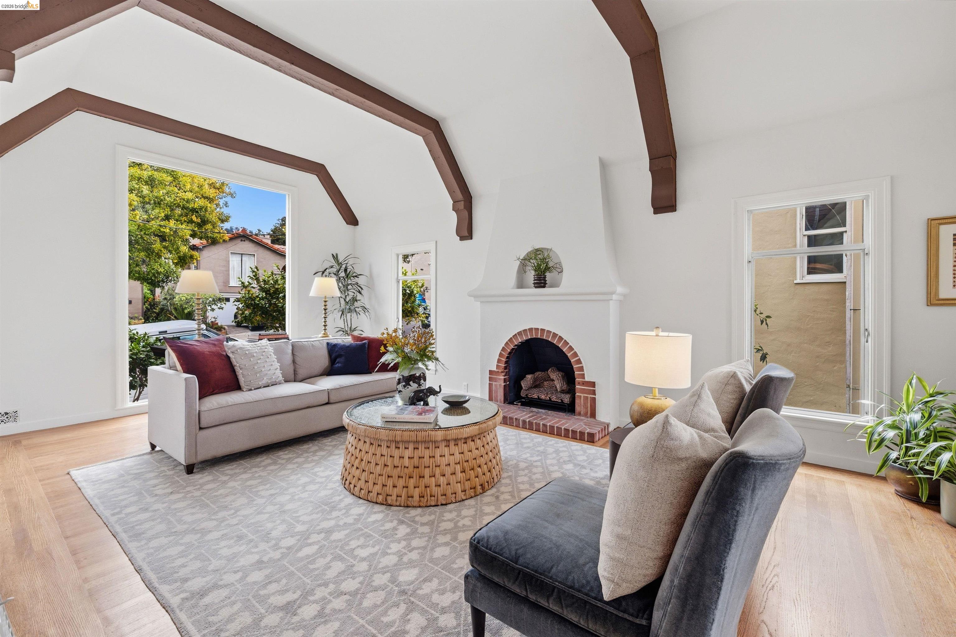 3631 Victor Ave