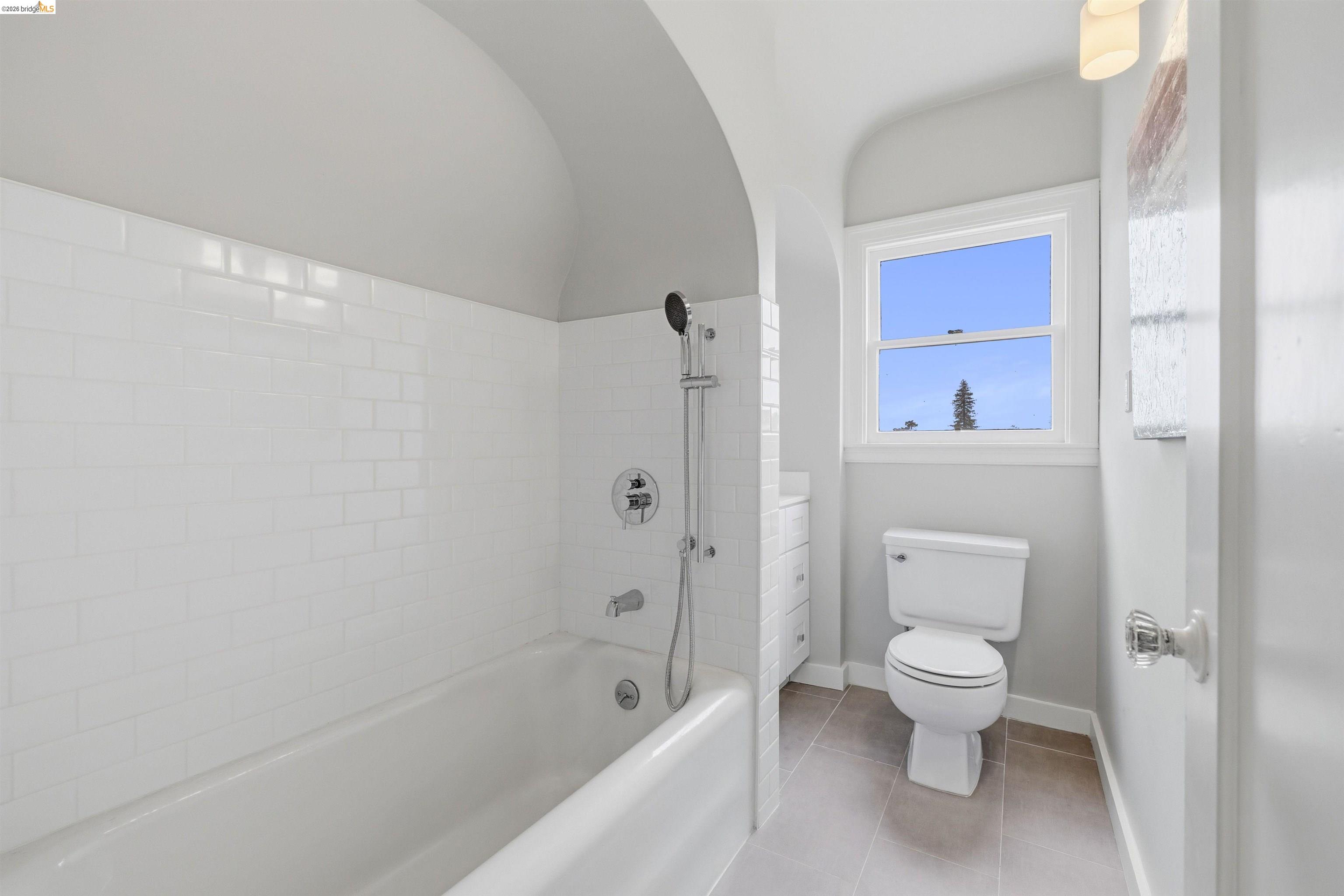 3631 Victor Ave