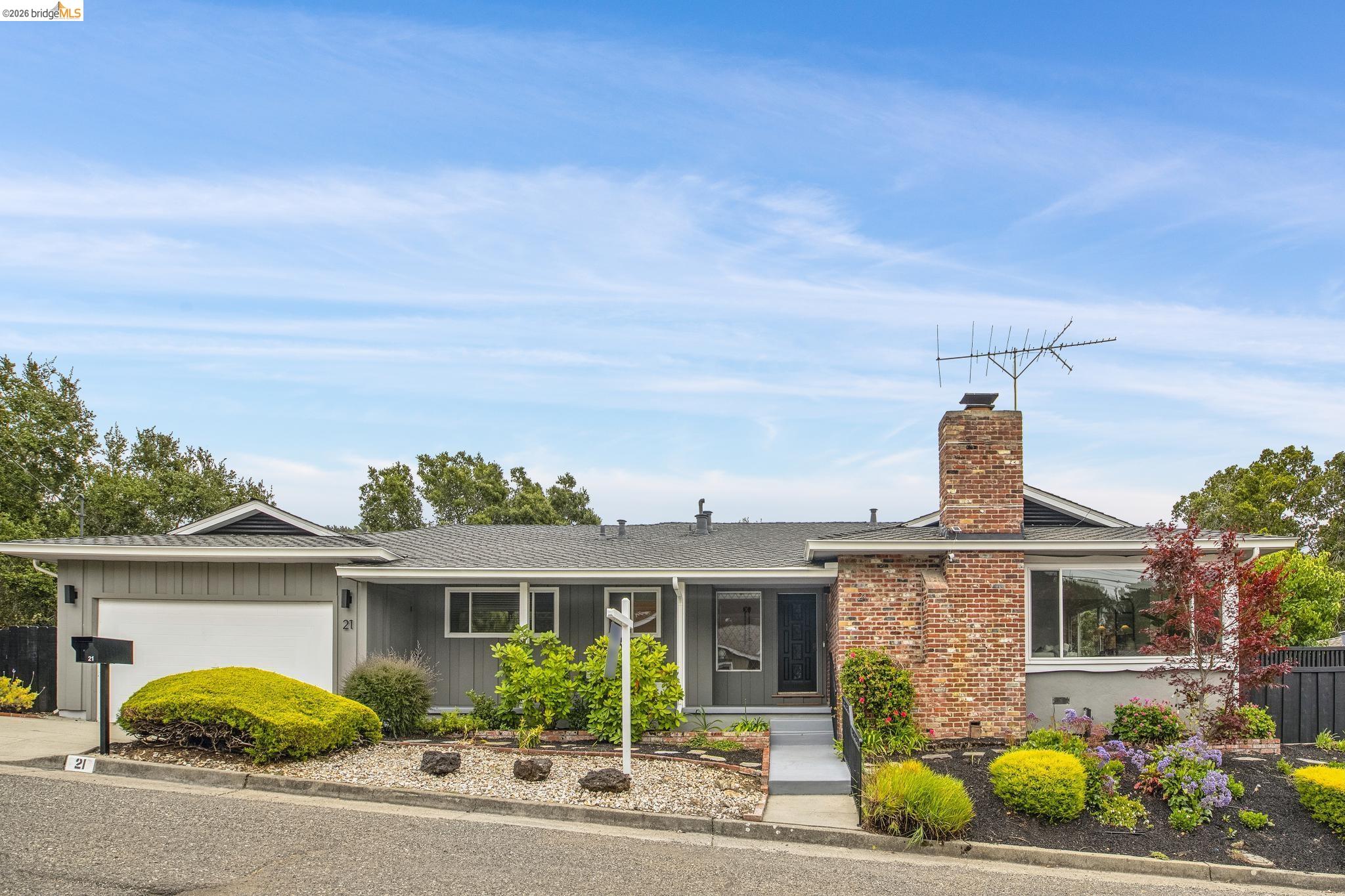 21 Orinda Vista Dr