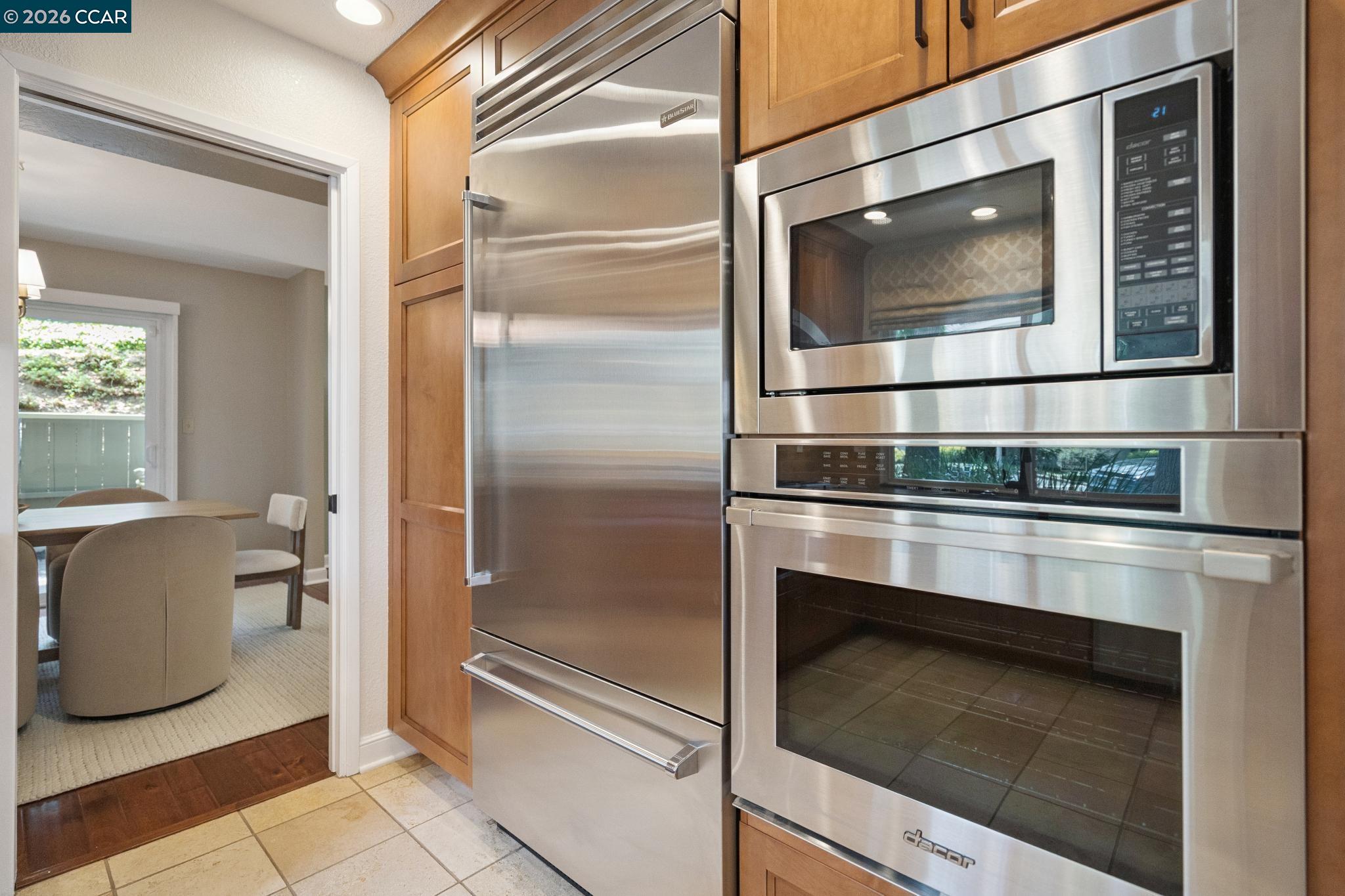1560 Pyrenees Pl