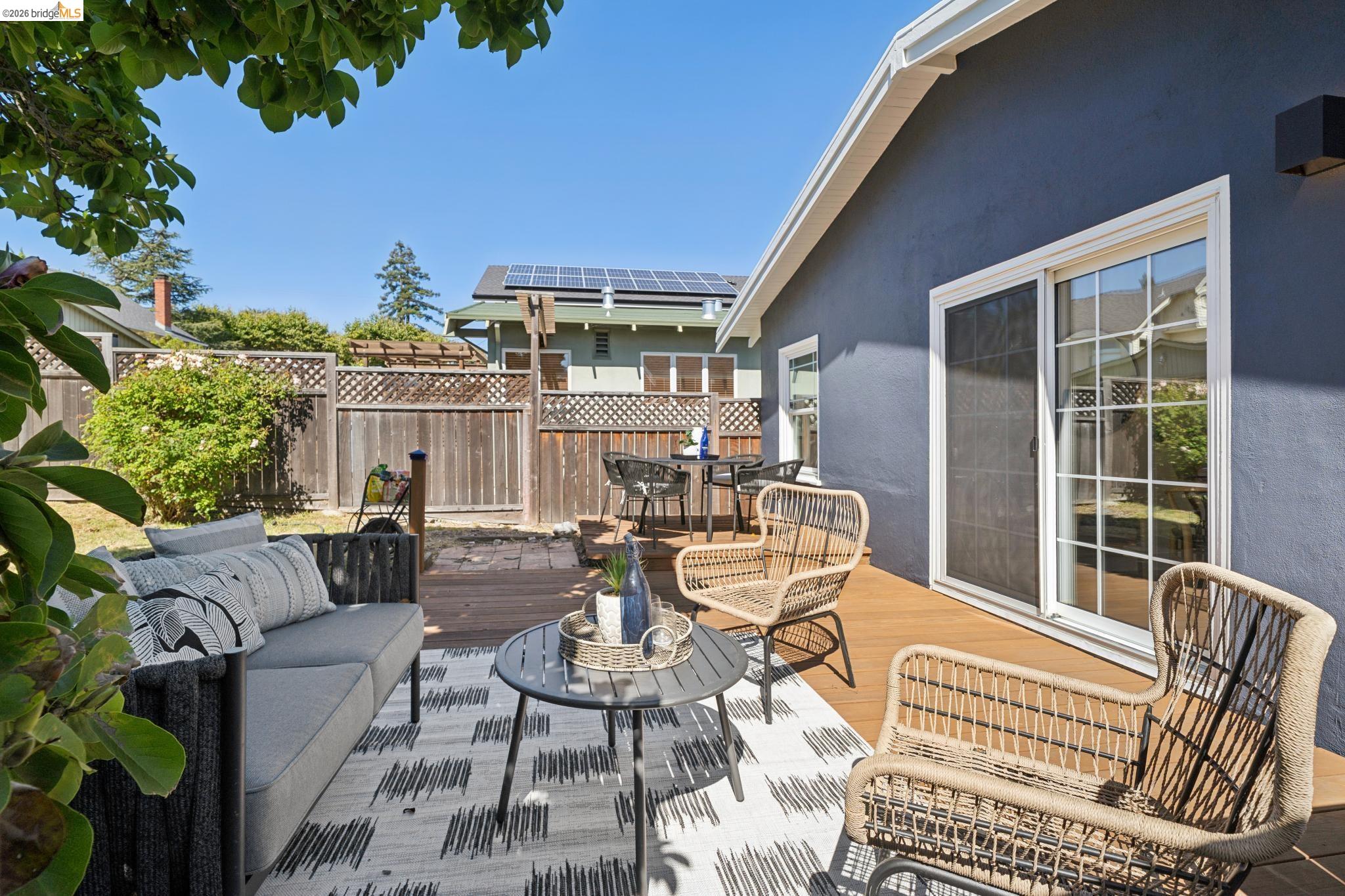 1615 Buena Ave