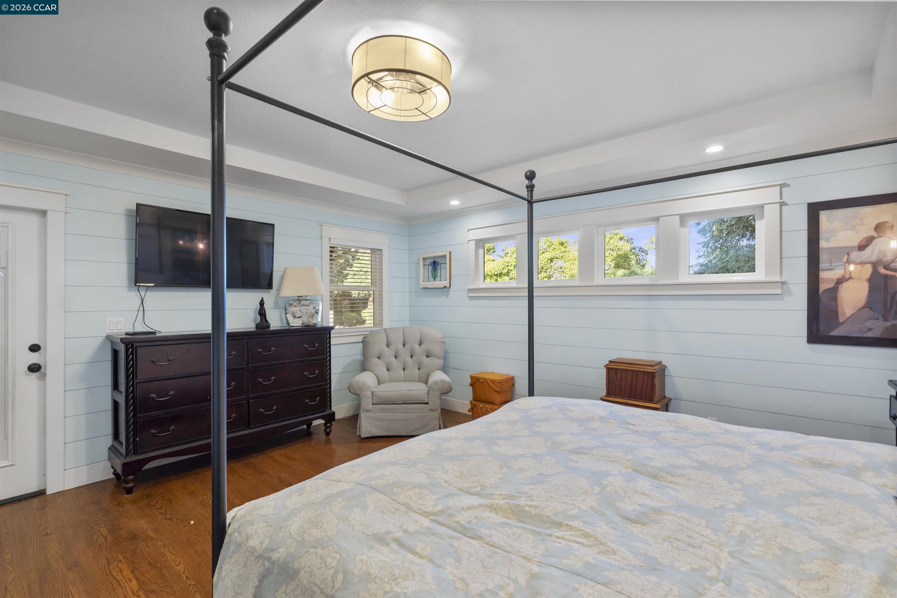 1224 Davis Ave