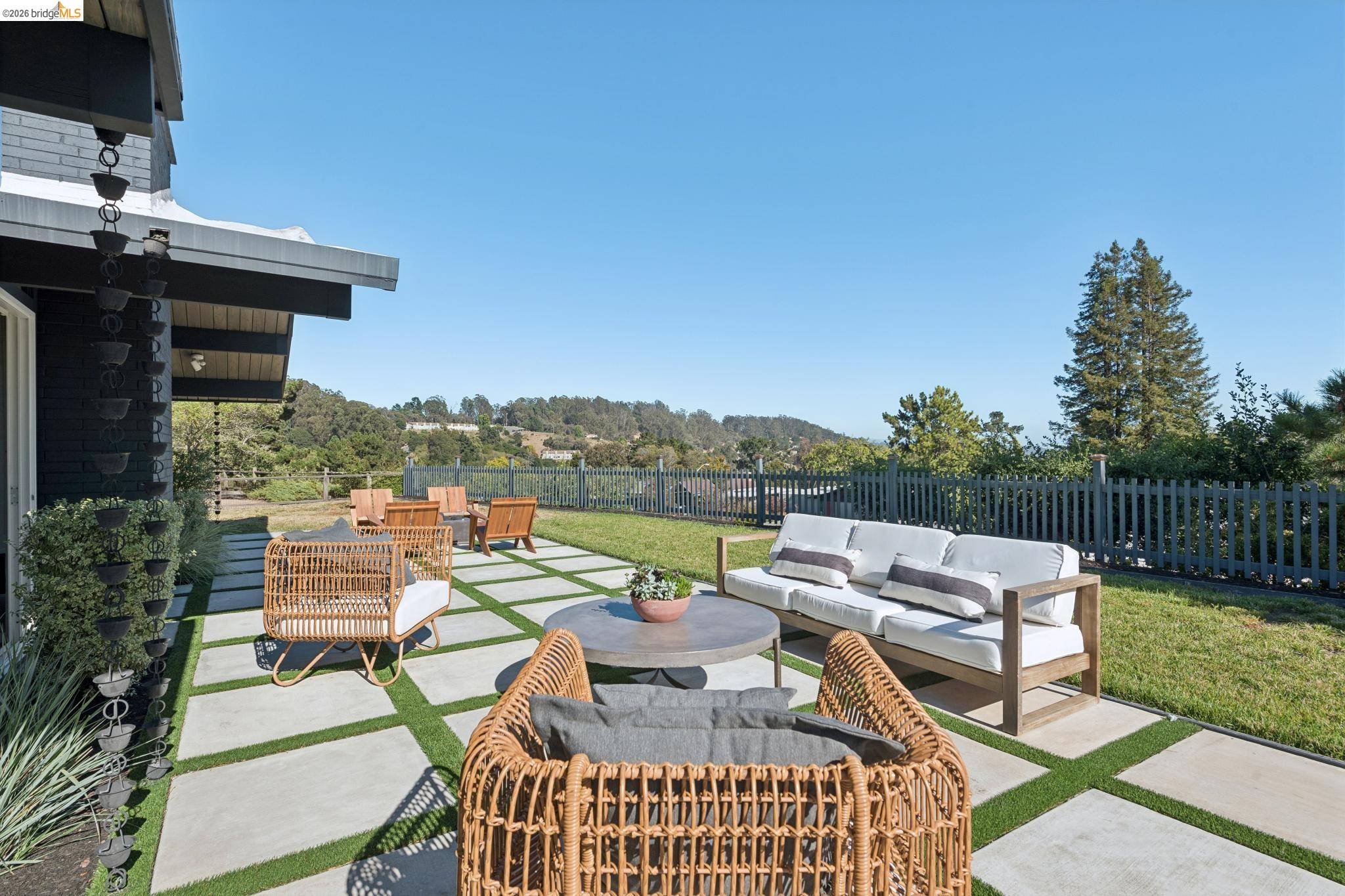 8055 Shay Dr