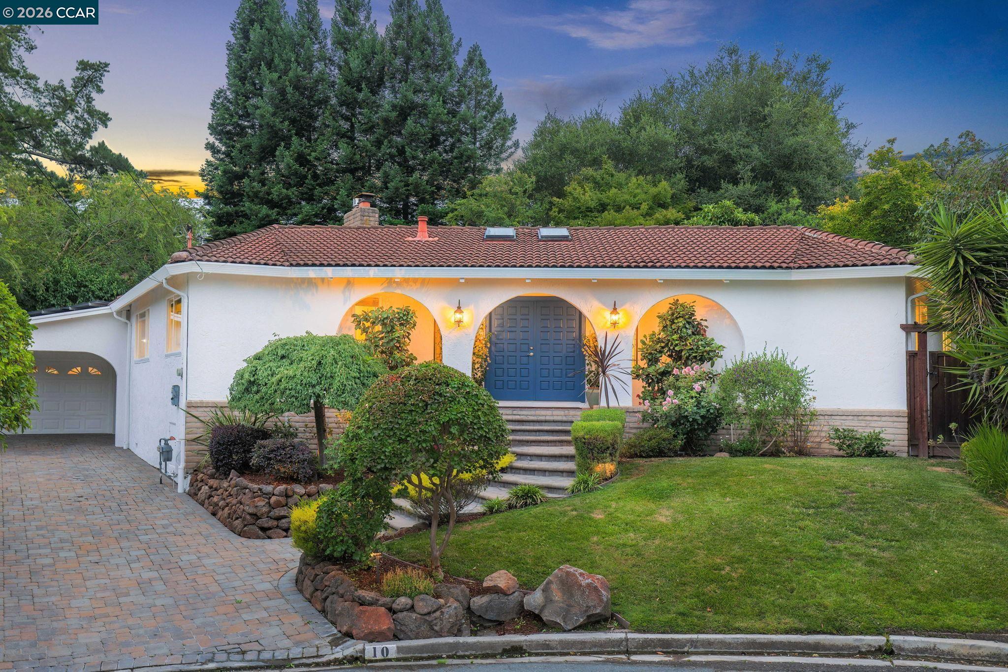 10 Darnby Ct