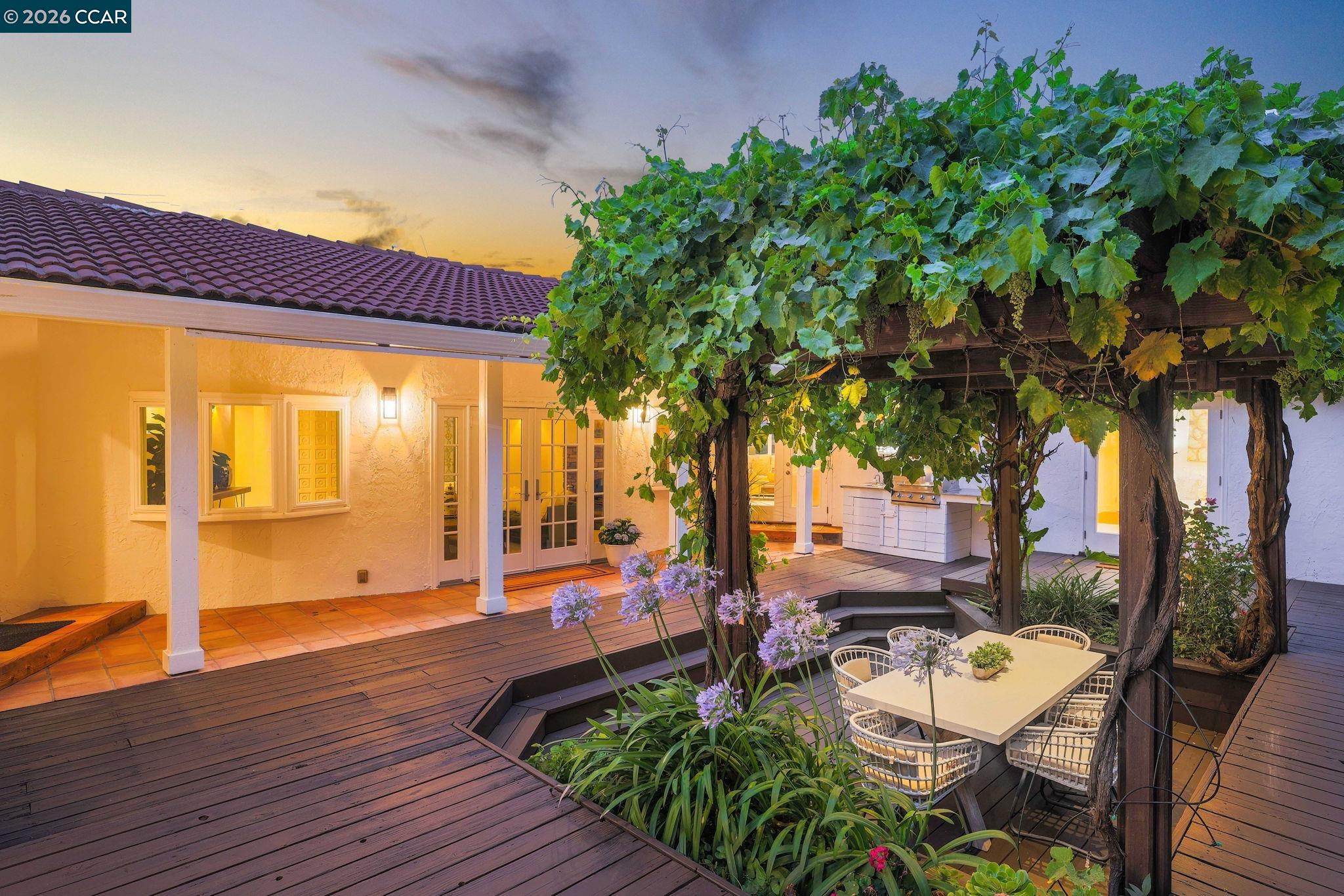 10 Darnby Ct