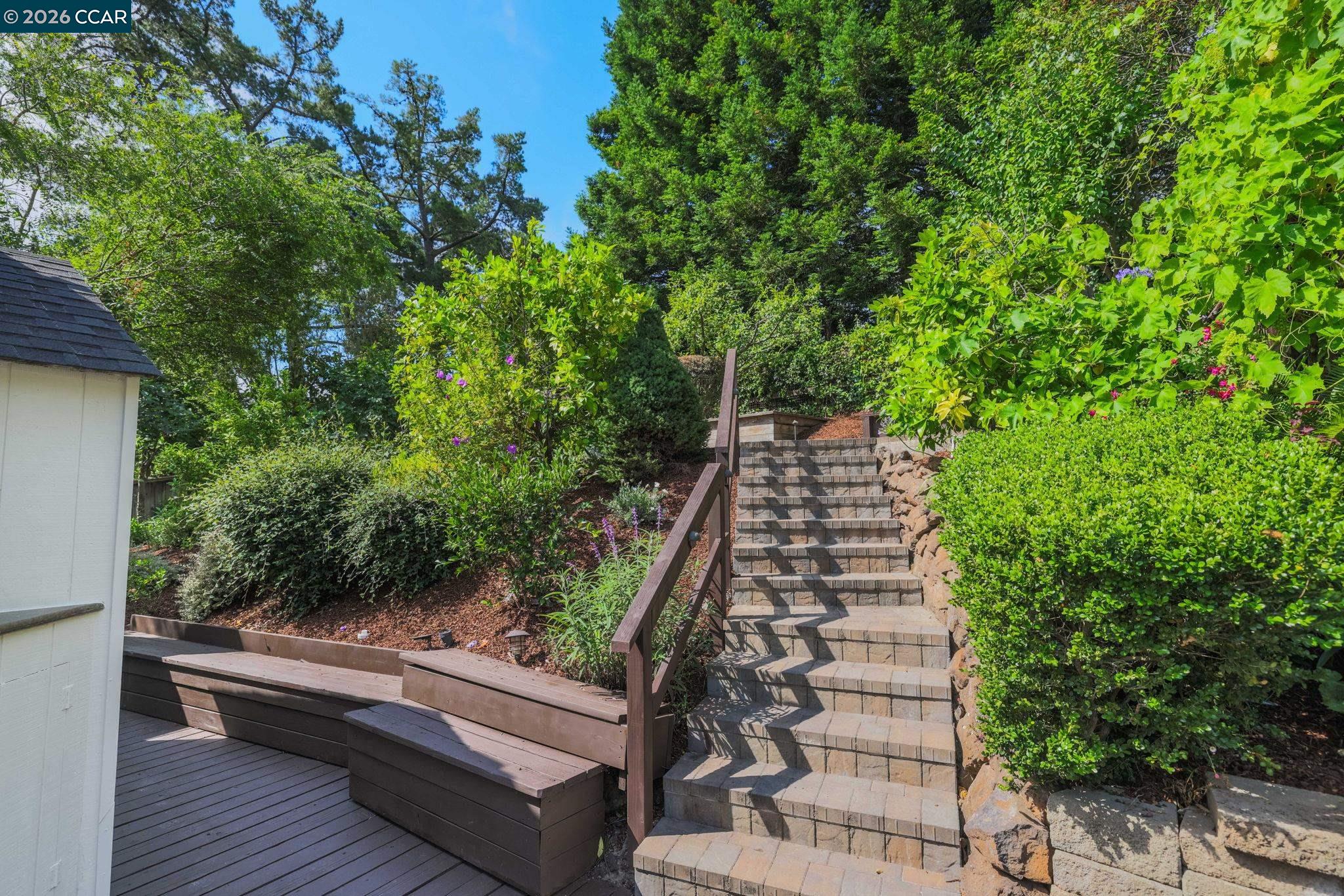 10 Darnby Ct