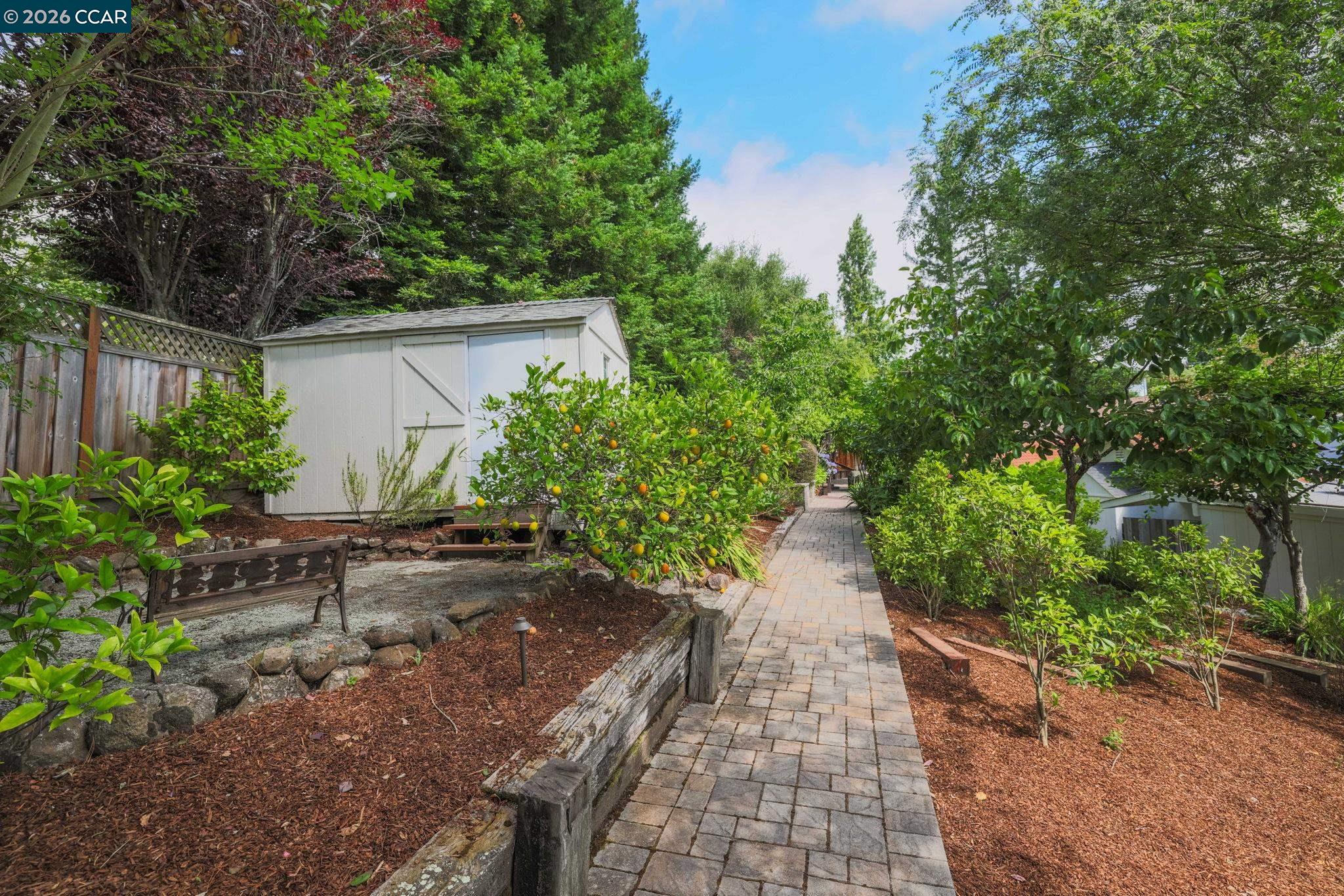 10 Darnby Ct