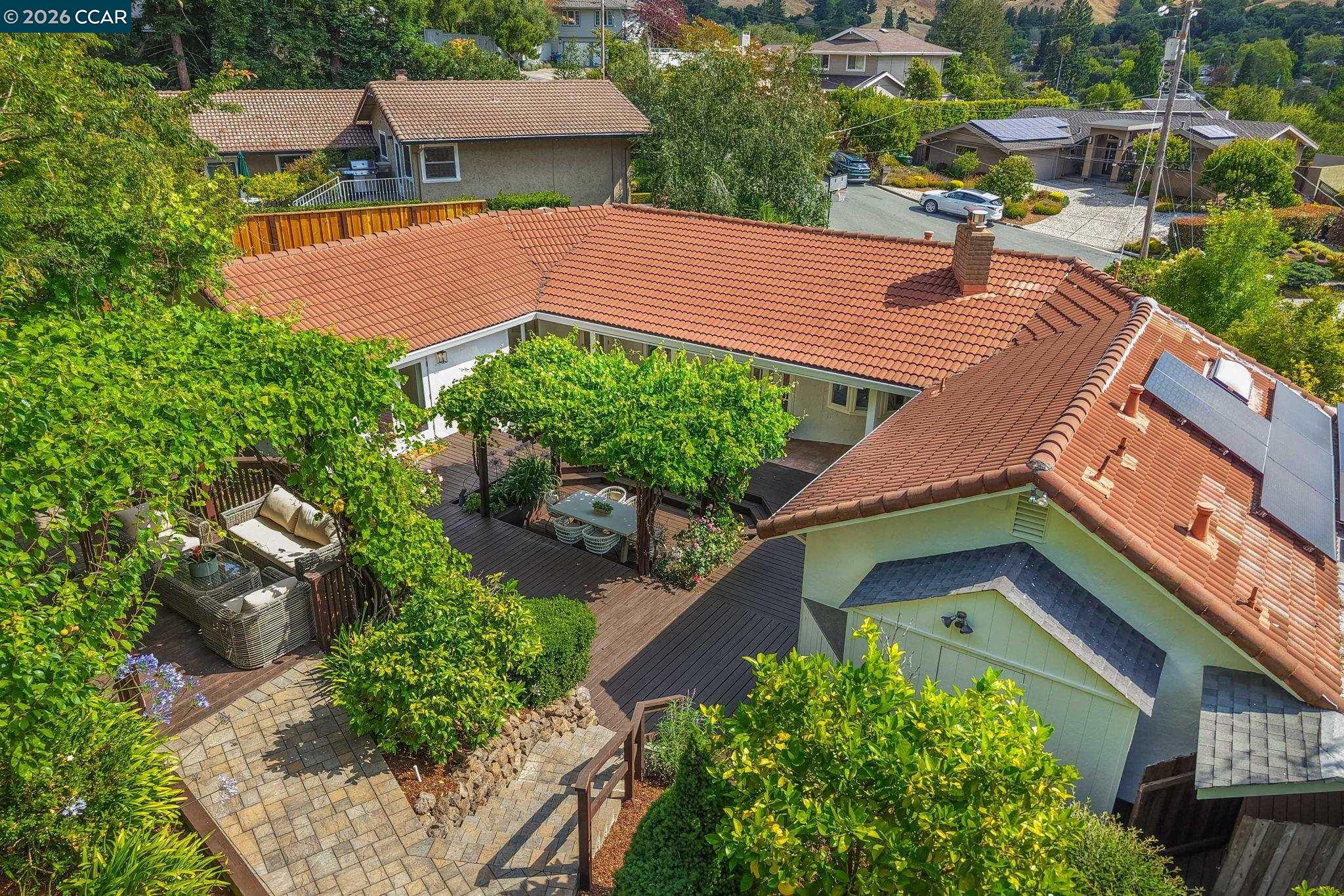 10 Darnby Ct