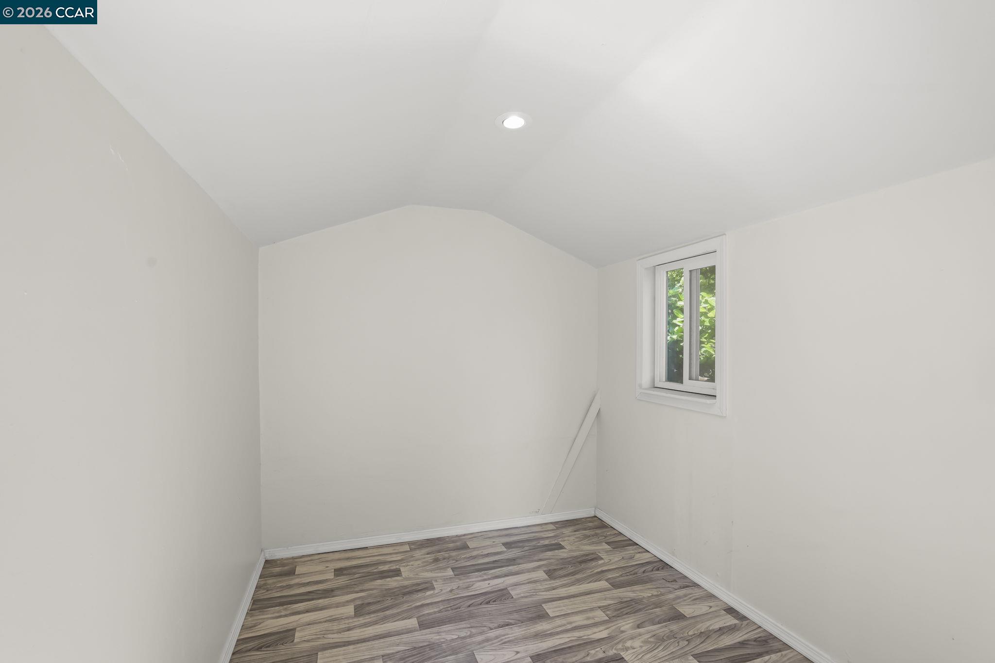 10 Darnby Ct